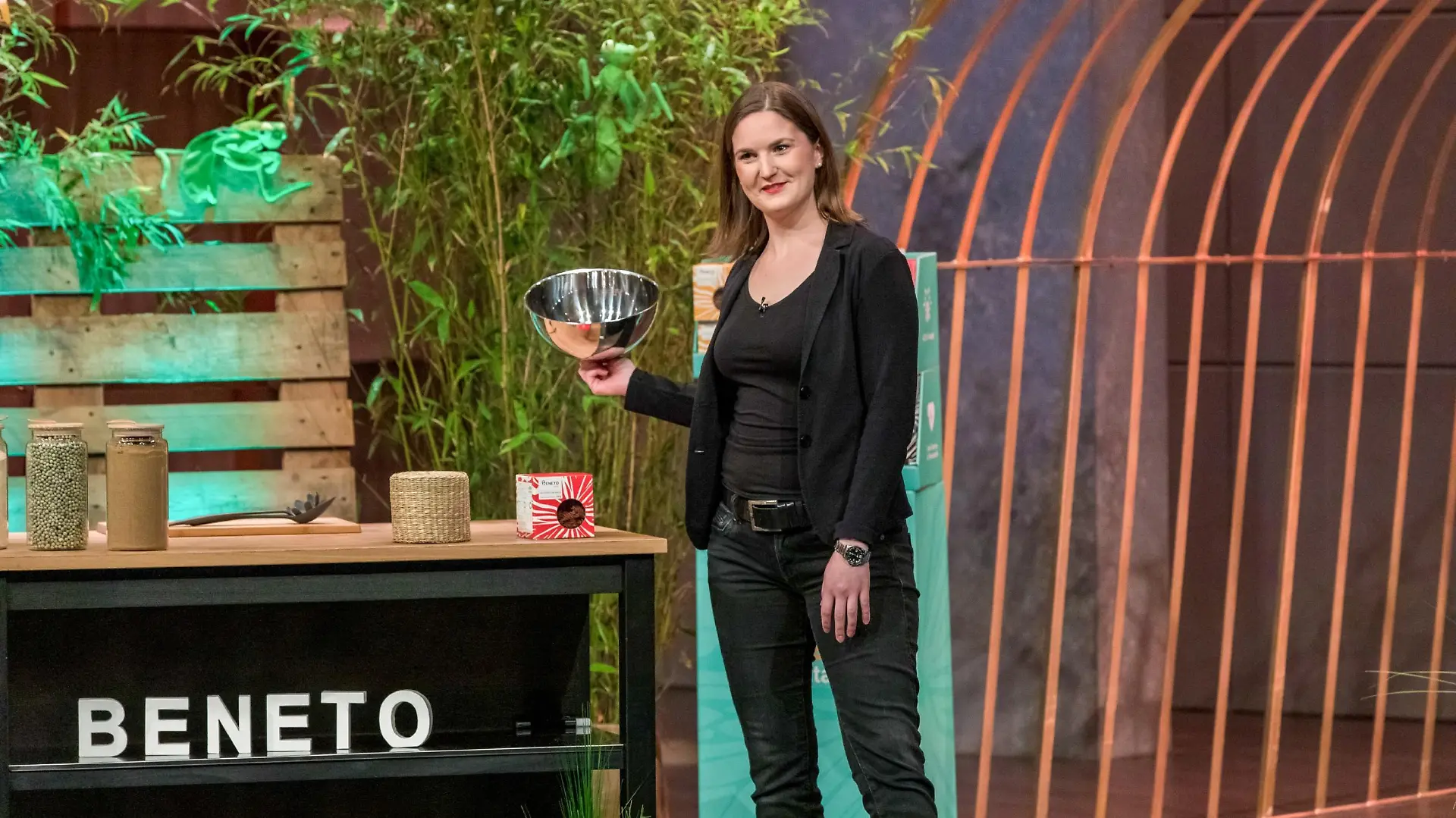 Lara Schuhwerk aus Singen präsentiert mit _Beneto Foods" Pasta aus Grillenmehl. Sie erhofft sich ein Investment von 80.000 Euro für 15 Prozent der Anteile an ihrem Unternehmen. Die Verwendung des sendungsbezogenen Materials ist nur mit dem Hinweis und Verlinkung auf TVNOW gestattet.