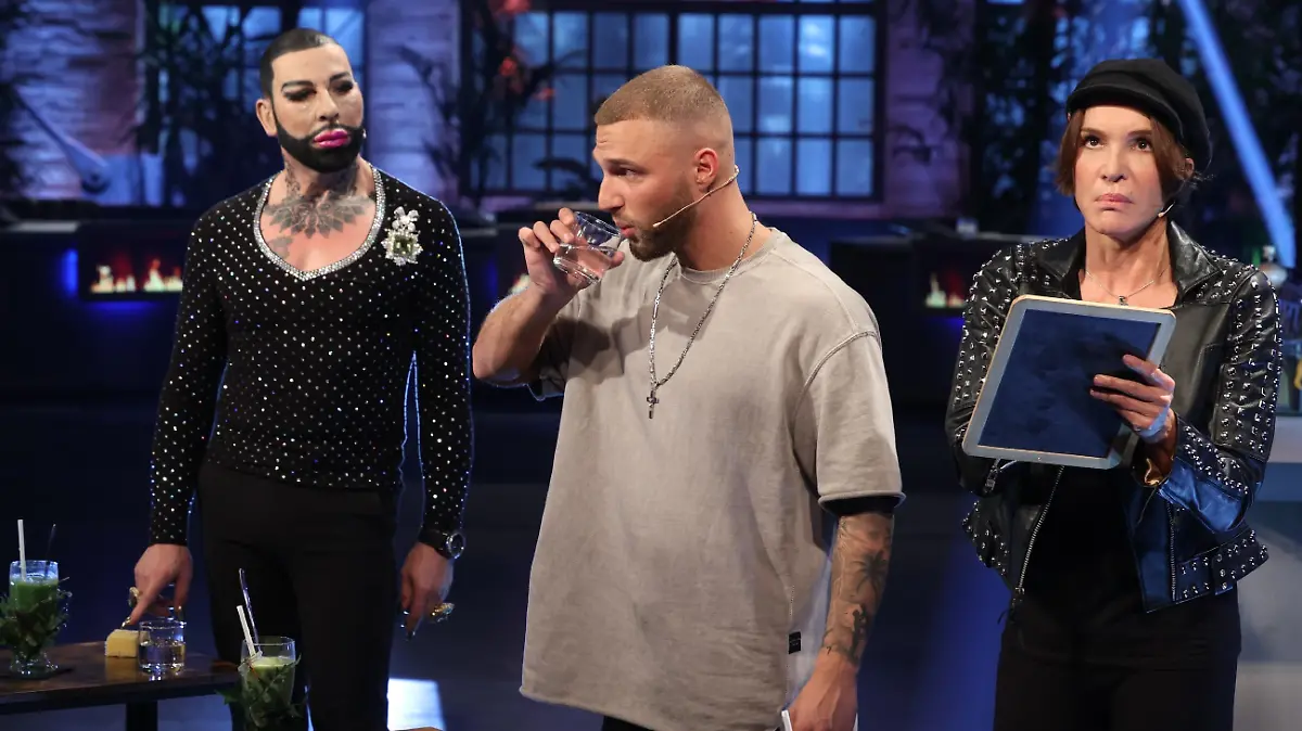 V.l.: Harald Glööckler, Filip Pavlovic, Anouschka Renzi.

Die Verwendung des sendungsbezogenen Materials ist nur mit dem Hinweis und Verlinkung auf RTL+ gestattet.