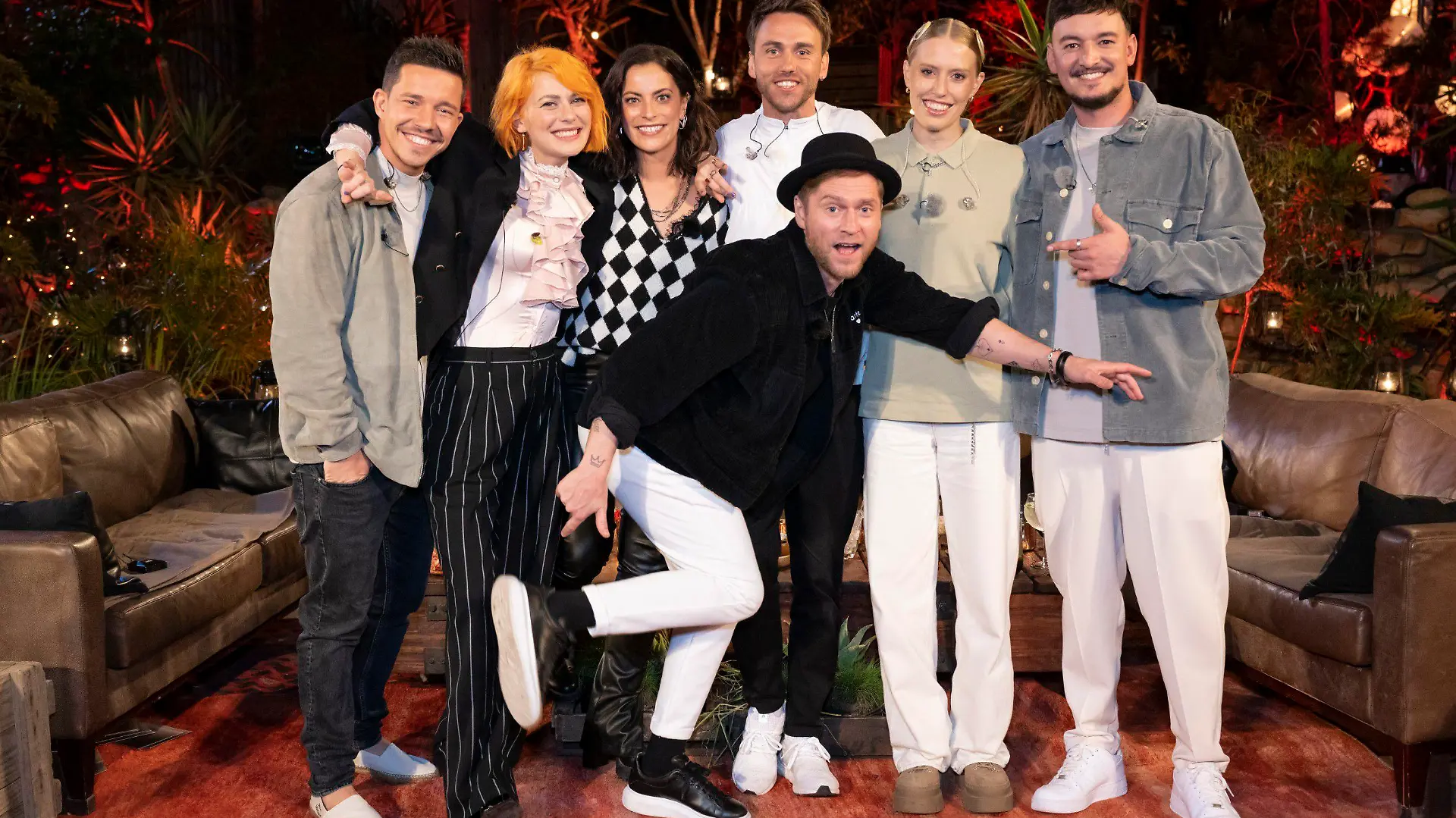 V.l.: Nico Santos, Alli Neumann, Stefanie Kloß, Clueso, Johannes Oerding, LEA und Montez
Die Verwendung des sendungsbezogenen Materials ist nur mit dem Hinweis und Verlinkung auf RTL+ gestattet.