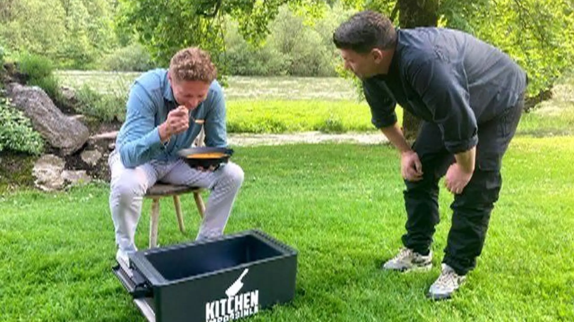 Martin Klein (l.), Tim Mälzer
+++ Die Verwendung des sendungsbezogenen Materials ist nur mit dem Hinweis und Verlinkung auf RTL+ gestattet. +++