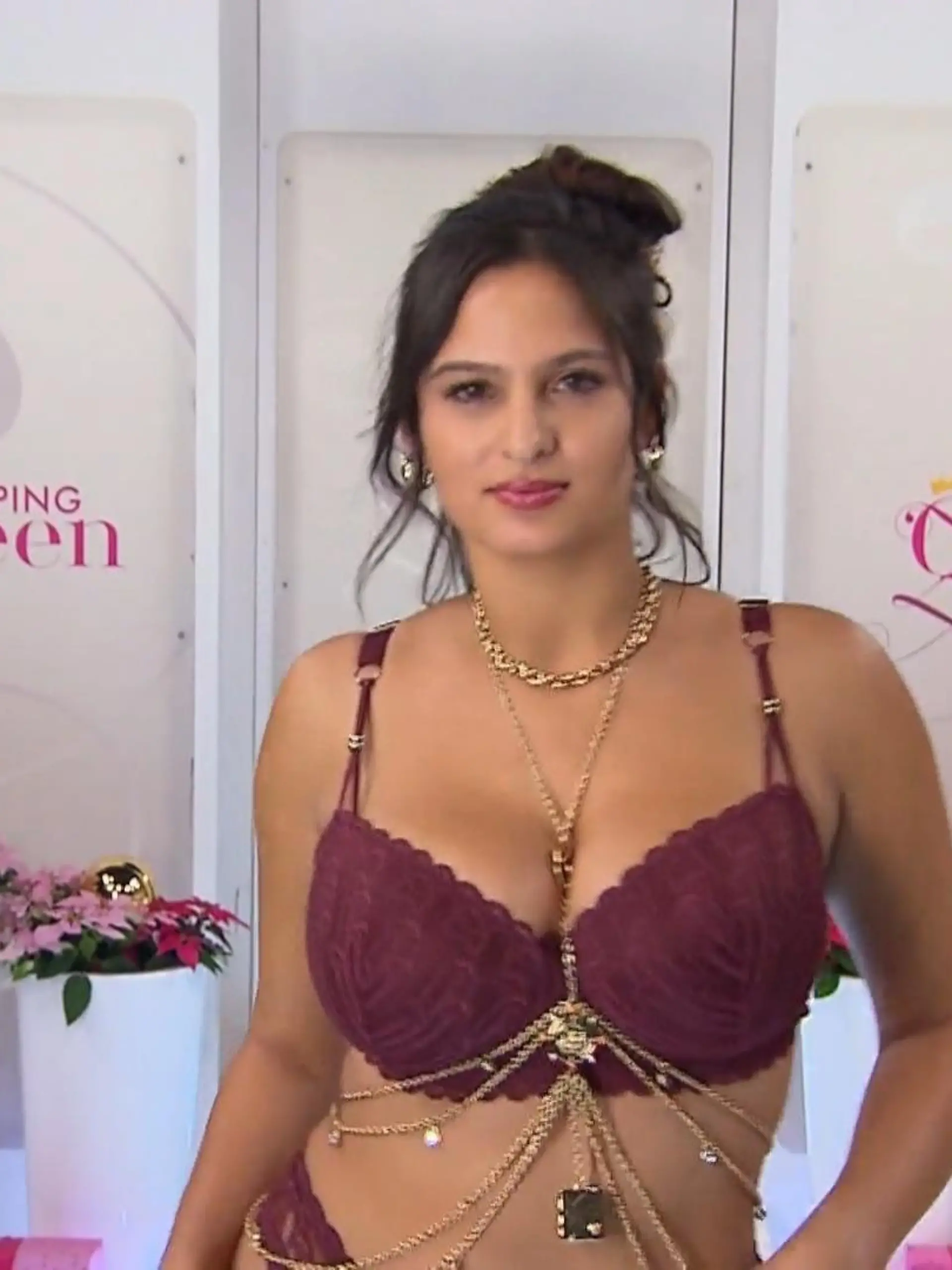 „Shopping Queen“-Kandidatin Pauline hat keine Angst davor ihren schönen Körper in Szene zu setzen.