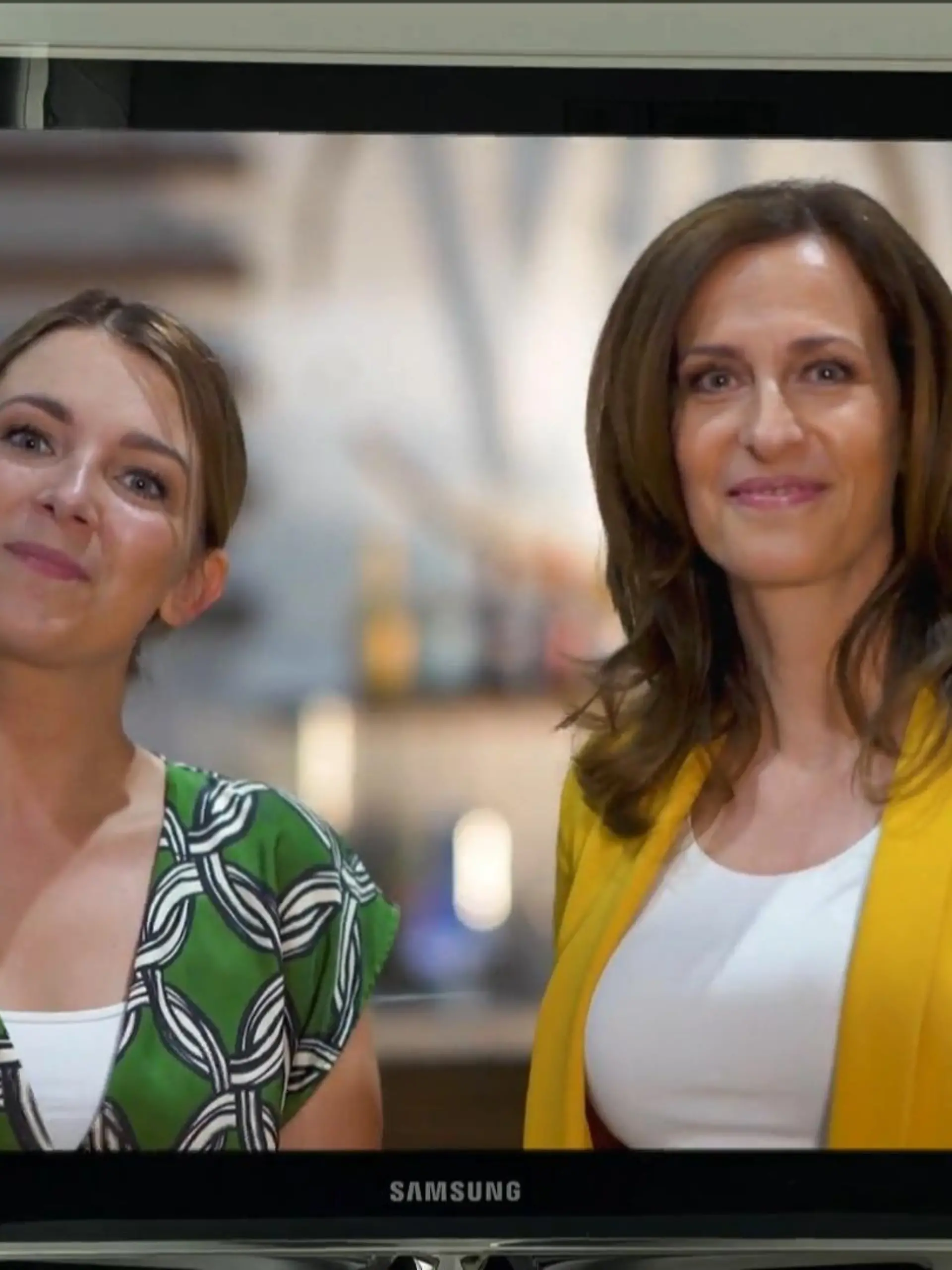 Diese Damen helfen doch gerne beim Einkaufen