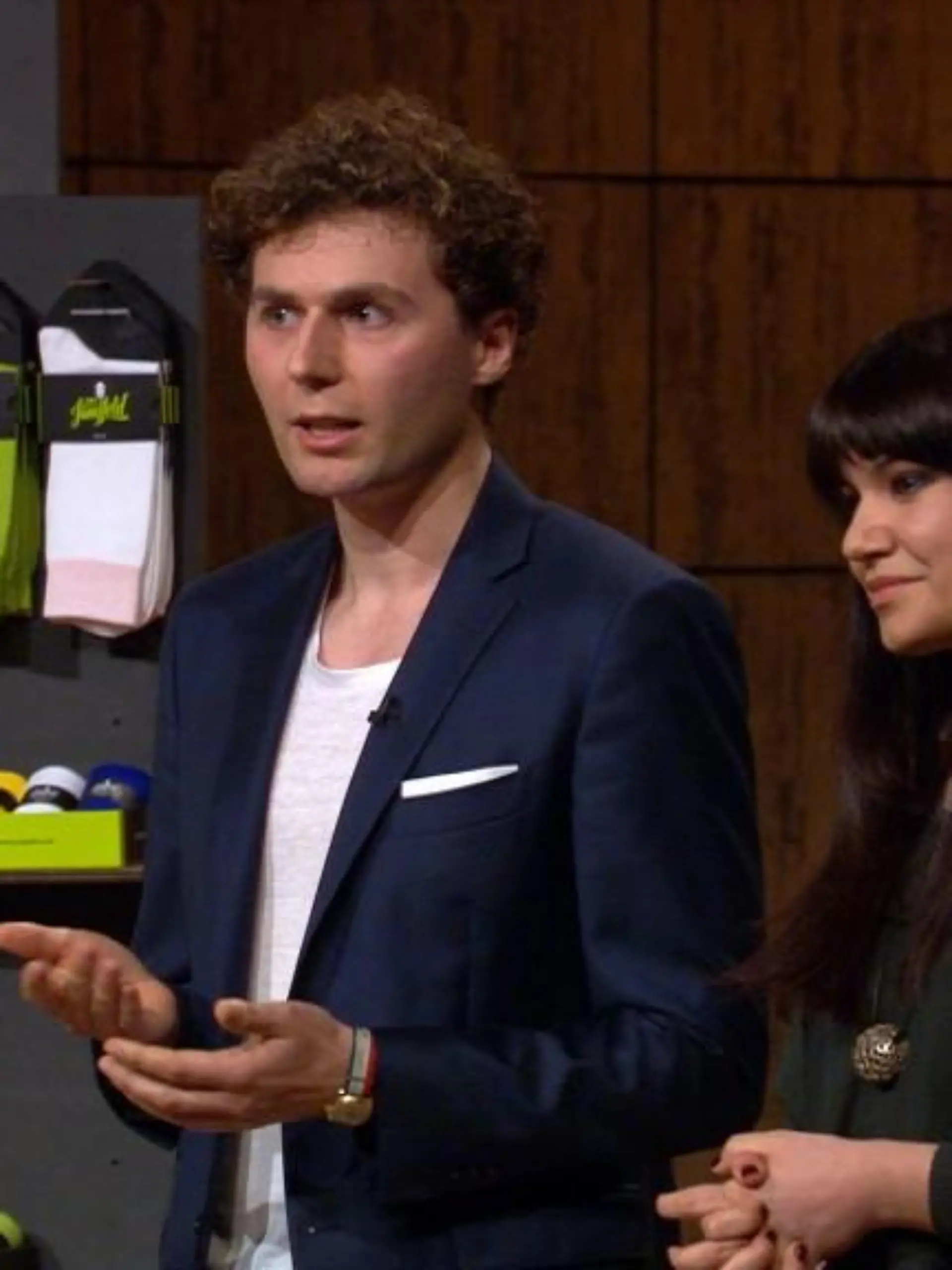Maria Pentschev und Lucas Pulcert stellen ihr Start-Up "Von Jungfeld" vor.