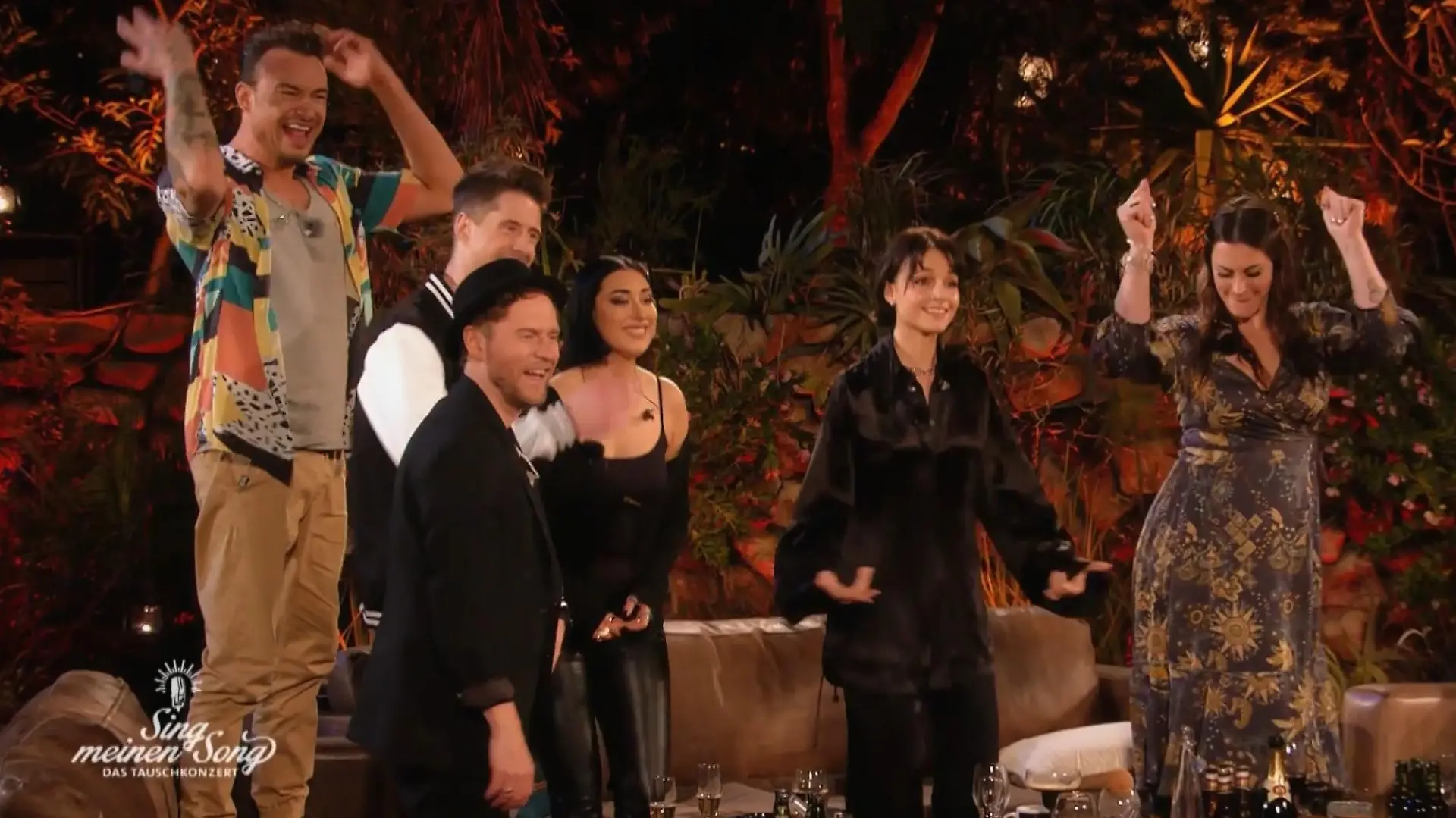 "Ihr steht einfach auf 'ner Couch - das ist die Energie, die ich grad brauch!" Cluesos Freestyle-Version vom "SDP"-Song "Tanz aus der Reihe" sorgt am zweiten "Sing meinen Song"-Tauschabend schon für einen wahren Ausnahmezustand in Südafrika