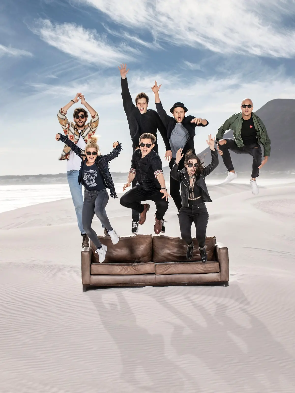 V.l.: Alvaro Soler, Jeanette Biedermann, Michael Patrick Kelly, Wincent Weiss, Johannes Oerding, Jennifer Haben, Milow