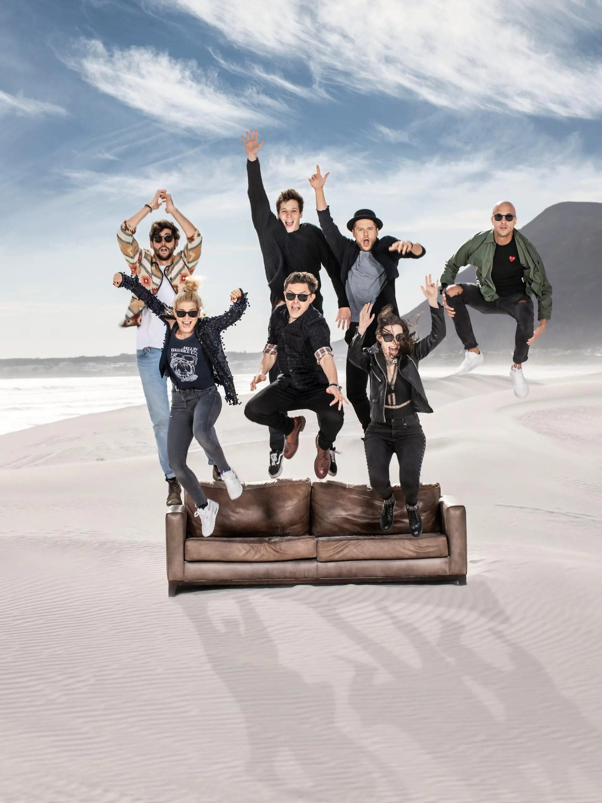 V.l.: Alvaro Soler, Jeanette Biedermann, Michael Patrick Kelly, Wincent Weiss, Johannes Oerding, Jennifer Haben, Milow
