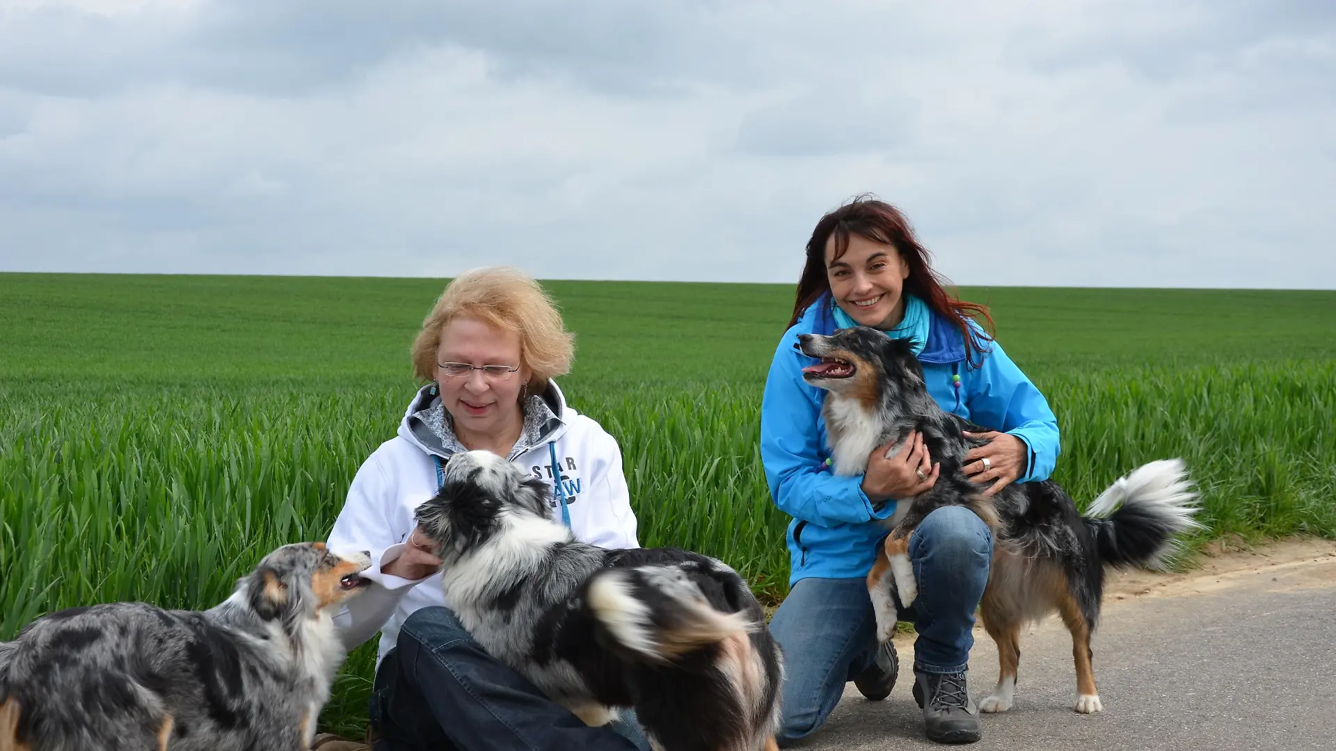 Tiergeschichten1 - VOX-DOCMA TV-CHRISTINA DEL FRATE-LEISTEN - Diana und Mini-Aussie