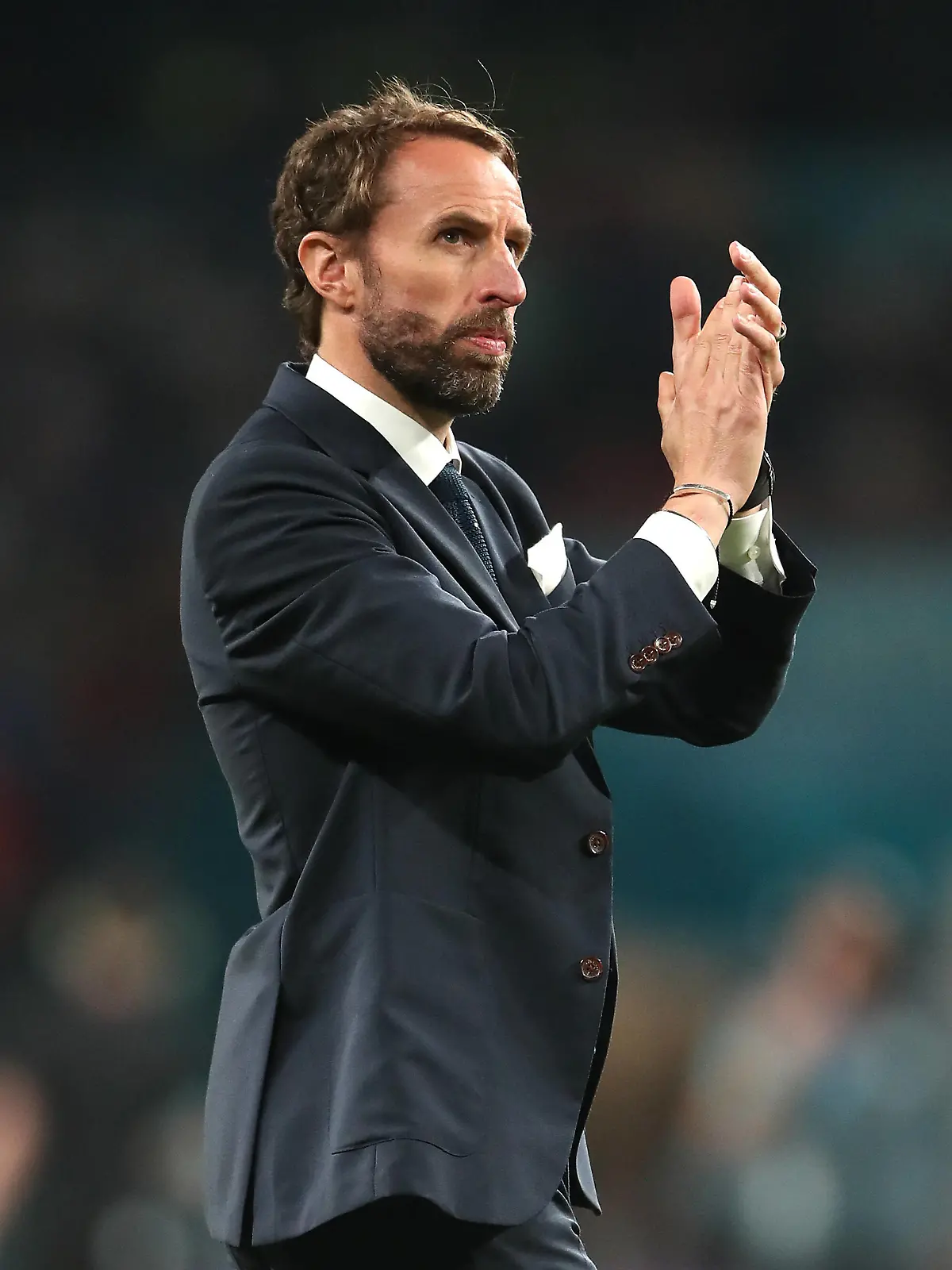 Italy v England - UEFA EURO, EM, Europameisterschaft,Fussball 2020 Final - Wembley Stadium England manager Gareth Southgate applauds the fans following defeat in the penalty shoot-out after the UEFA Euro 2020 Final at Wembley Stadium, London. Picture date: Sunday July 11, 2021. RESTRICTIONS: Use subject to restrictions. Editorial use only, no commercial use without prior consent from rights holder. PUBLICATIONxINxGERxSUIxAUTxONLY Copyright: xNickxPottsx 60888178 