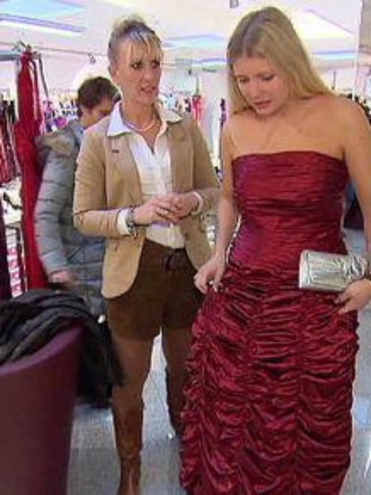 nicole rotes kleid