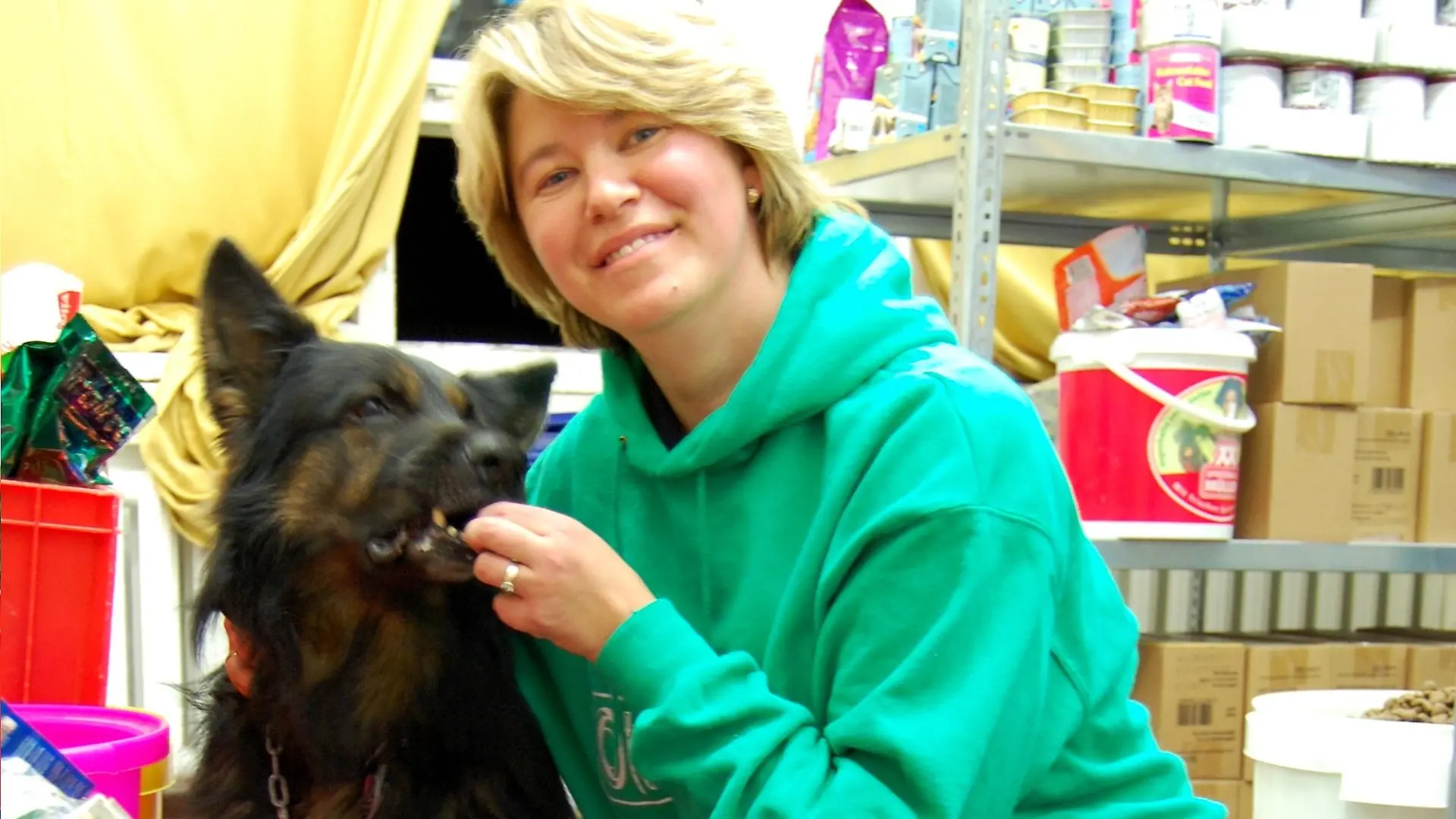 Tiergeschichten3 - Jacqueline Timm sammelt Geschenke fr Weihnachtswunschbox