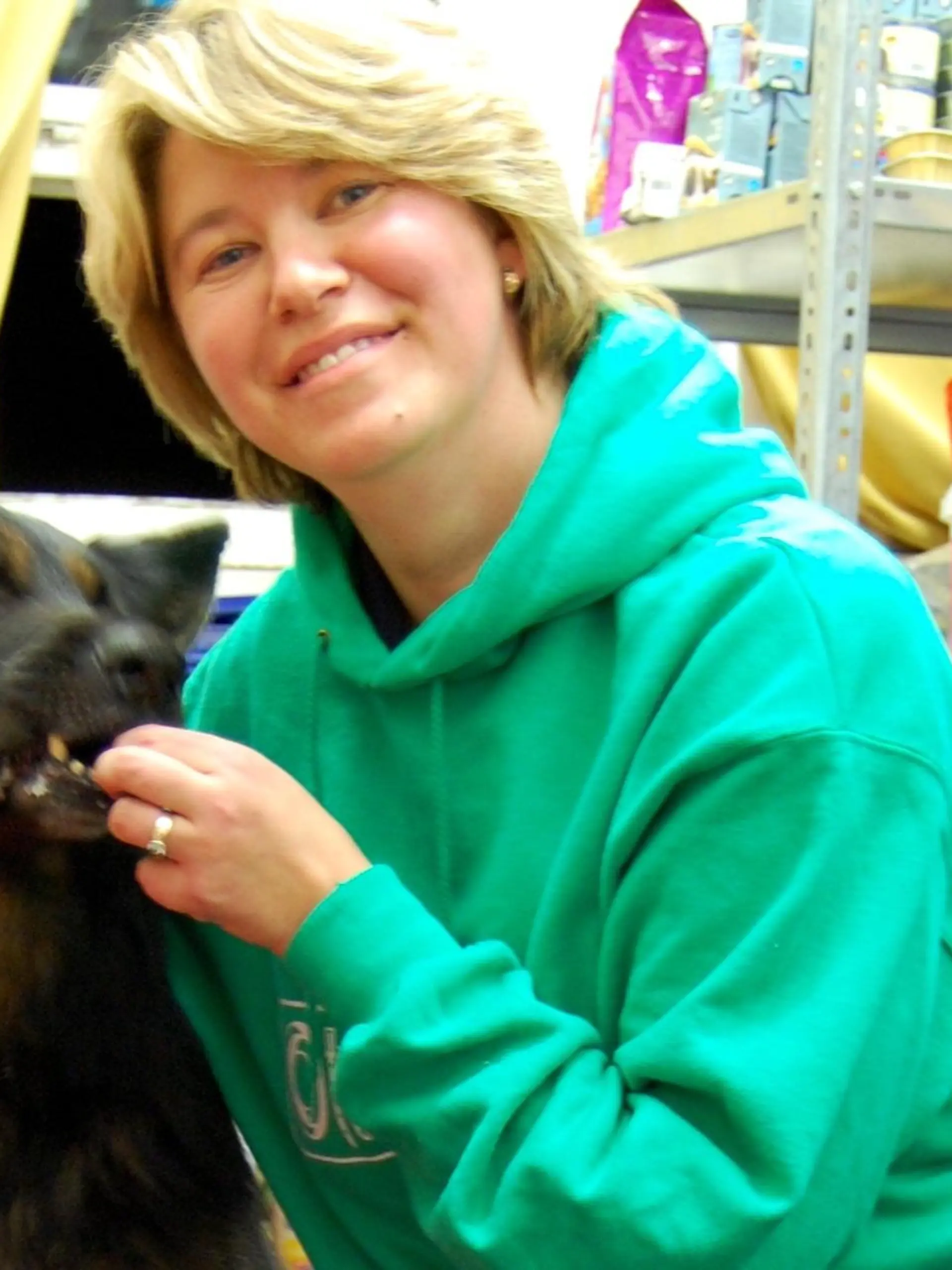 Tiergeschichten3 - Jacqueline Timm sammelt Geschenke fr Weihnachtswunschbox