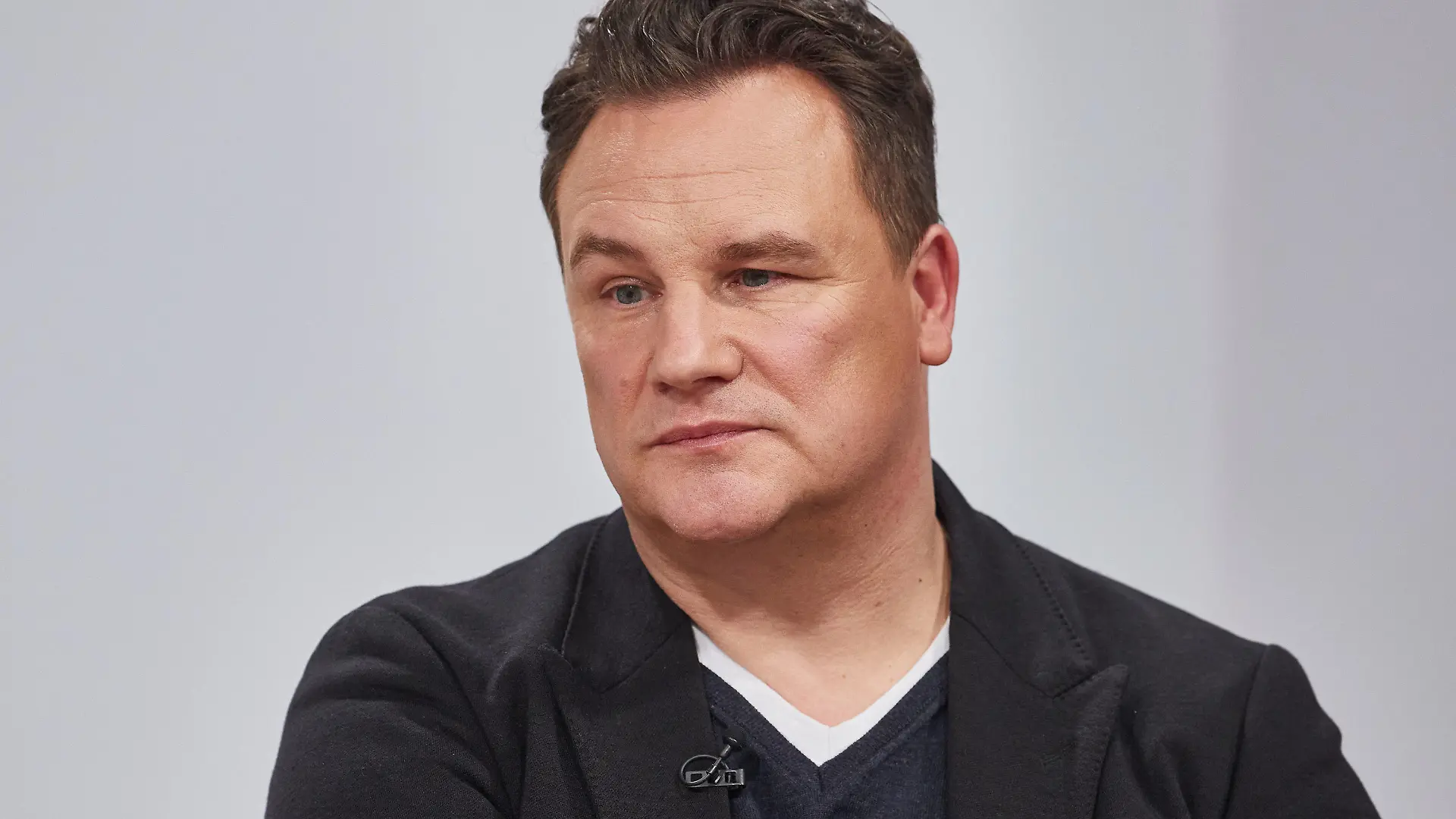 ARCHIV - 23.02.2021, Schleswig-Holstein, Wedel: Guido Maria Kretschmer, Designer, nimmt an der Aufzeichnung des Live-Talks von L'Oreal Paris "We celebrate Women" in einem Filmstudio teil. (zu dpa: «Designer Guido Maria Kretschmer gibt Tipps für Umgang mit Demenz») Foto: Georg Wendt/dpa +++ dpa-Bildfunk +++