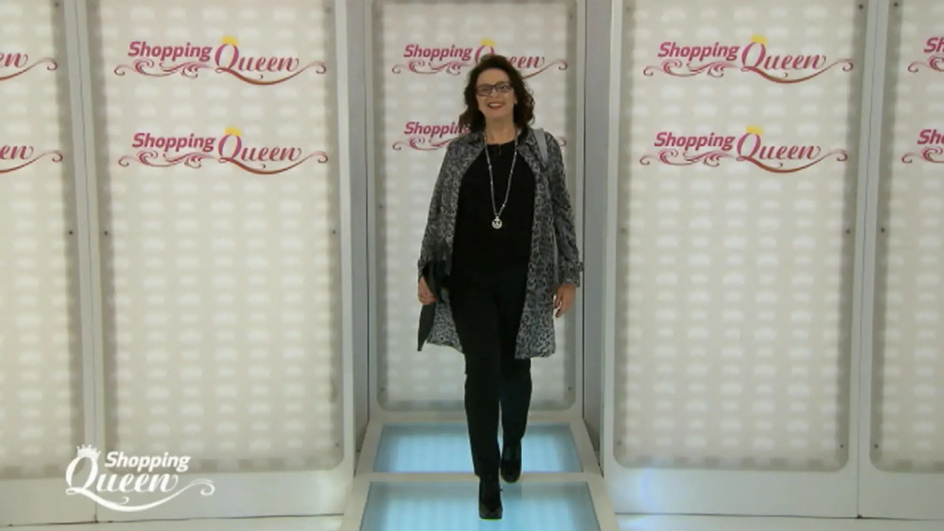 Shopping Queen 2017 KW 17 Catwalk Ria.jpg