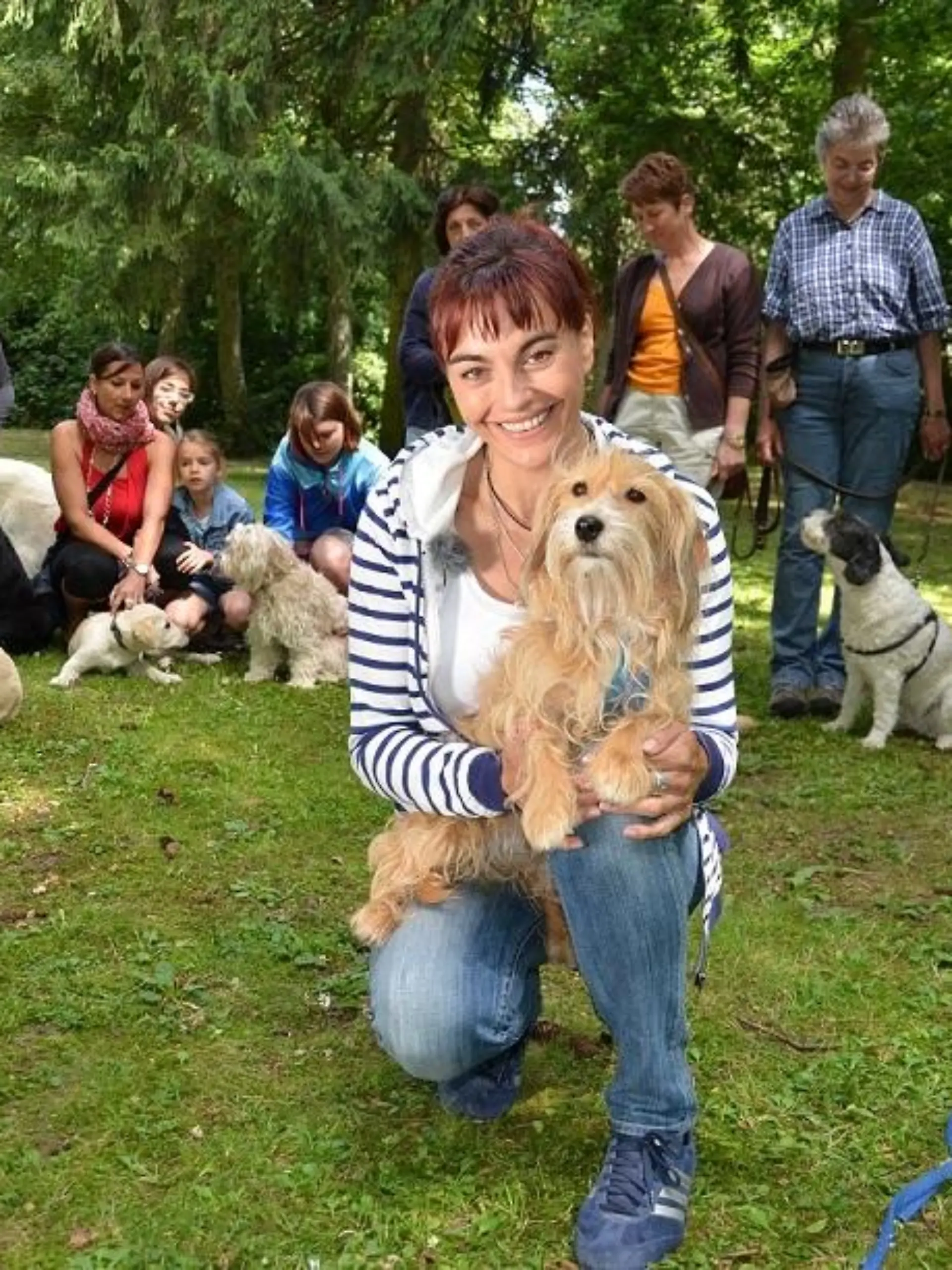 Tiergeschichten1 - VOX-DOCMA TV-MANUELA BAUER - Diana informiert ber Hundefhrerscheine in Niedersachsen