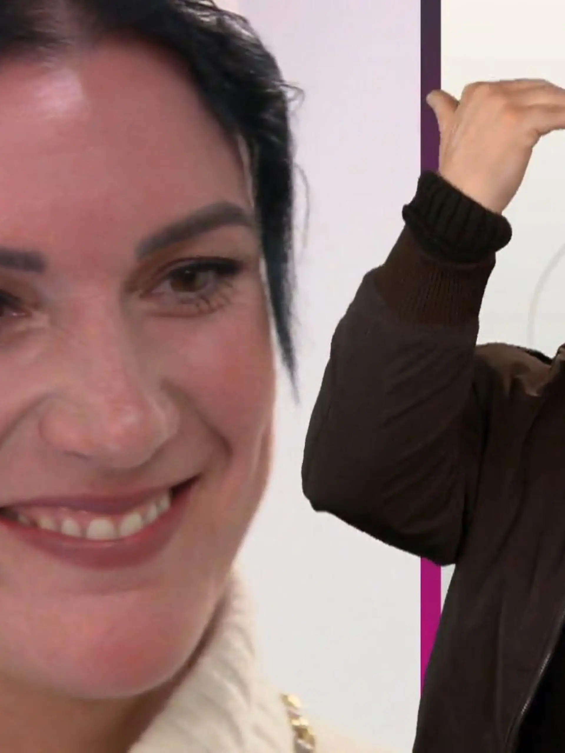 Am Beispiel von „Shopping Queen“-Kandidatin Julia erklärt Stardesigner Guido Maria Kretschmer, wie ein Stirnband optimal getragen werden sollte.