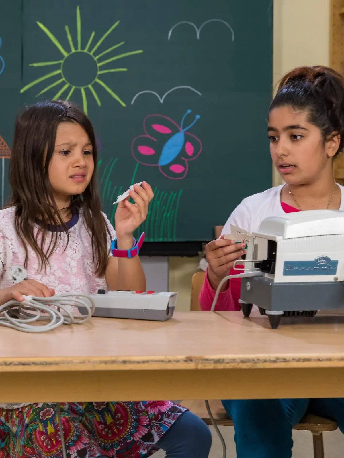 Mit hohem Spaßfaktor: Kinder testen Produkte, die es heute nicht mehr gibt...