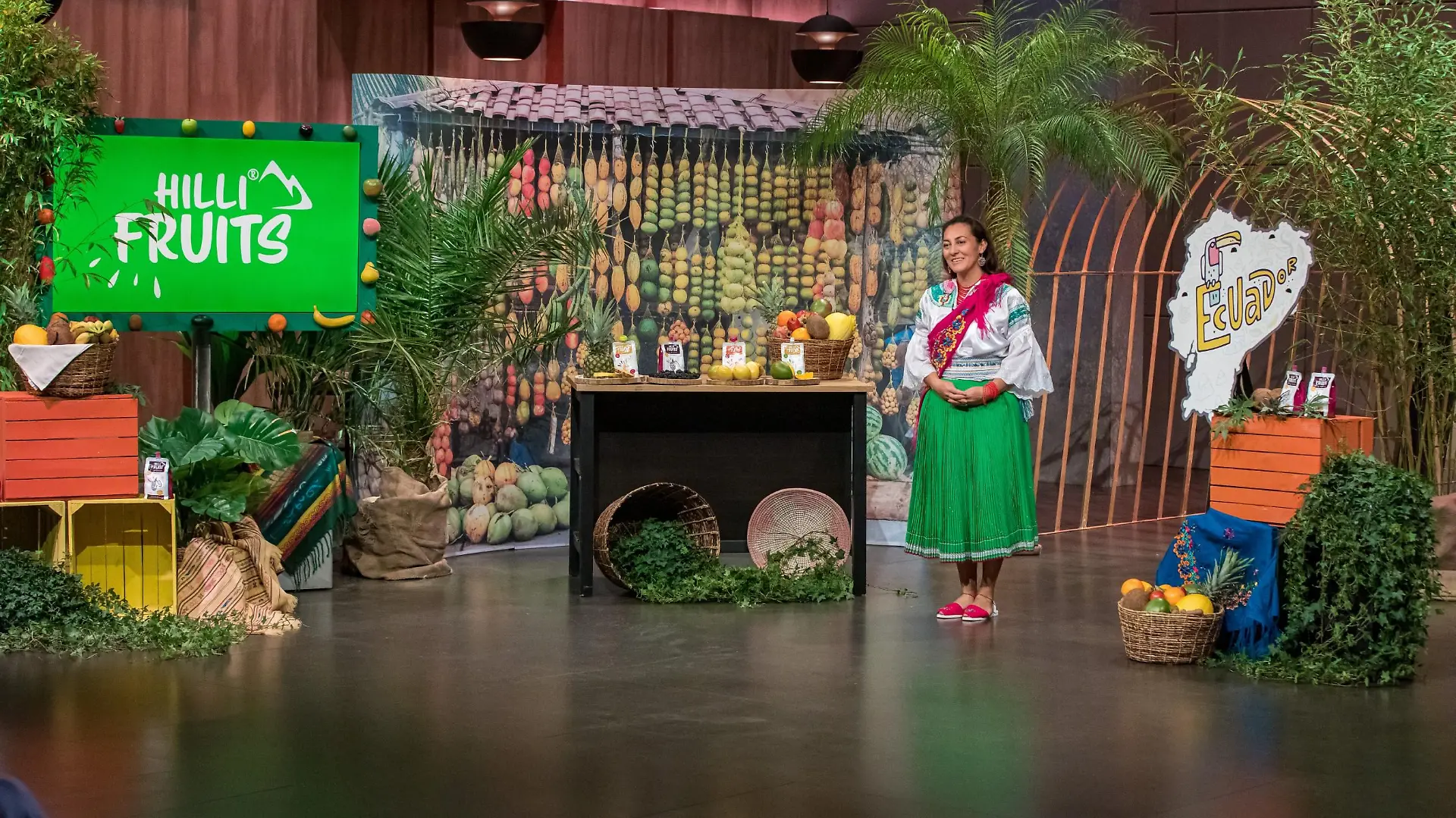 Paulina Carrera aus Merzalben präsentiert mit _Hilli Fruits" Fruchtpüree aus 100% Frucht. Sie erhofft sich ein Investment von 150.000 Euro für 20 Prozent der Anteile an ihrem Unternehmen.
Die Verwendung des sendungsbezogenen Materials ist nur mit dem Hinweis und Verlinkung auf TVNOW gestattet.