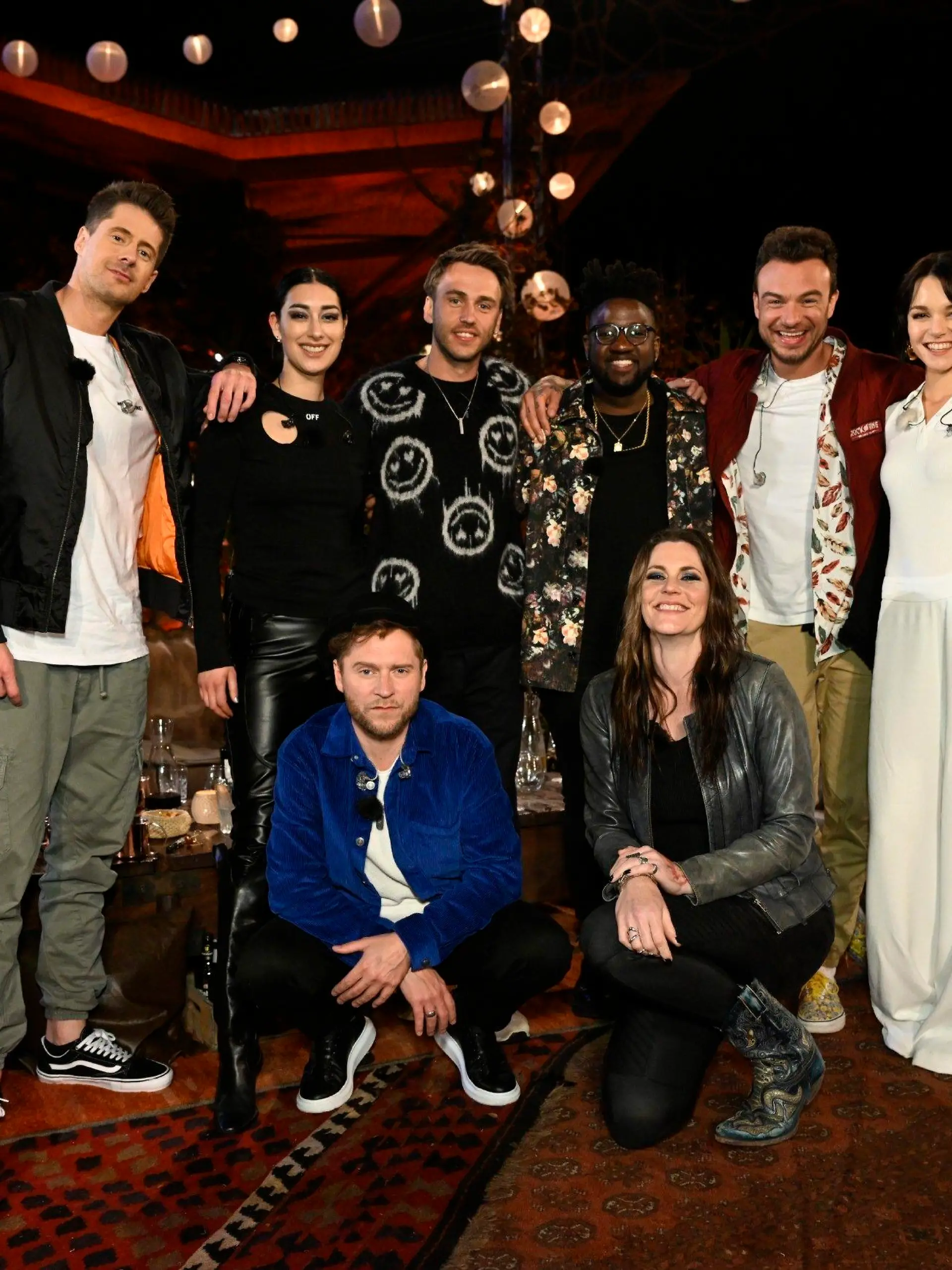 V.l.: Vincent Stein ("SDP"), ELIF, Johannes Oerding, Clueso, Kelvin Jones, Floor Jansen, Dag-Alexis Kopplin ("SDP") und LOTTE. 

Die Verwendung des sendungsbezogenen Materials ist nur mit dem Hinweis und Verlinkung auf RTL+ gestattet.