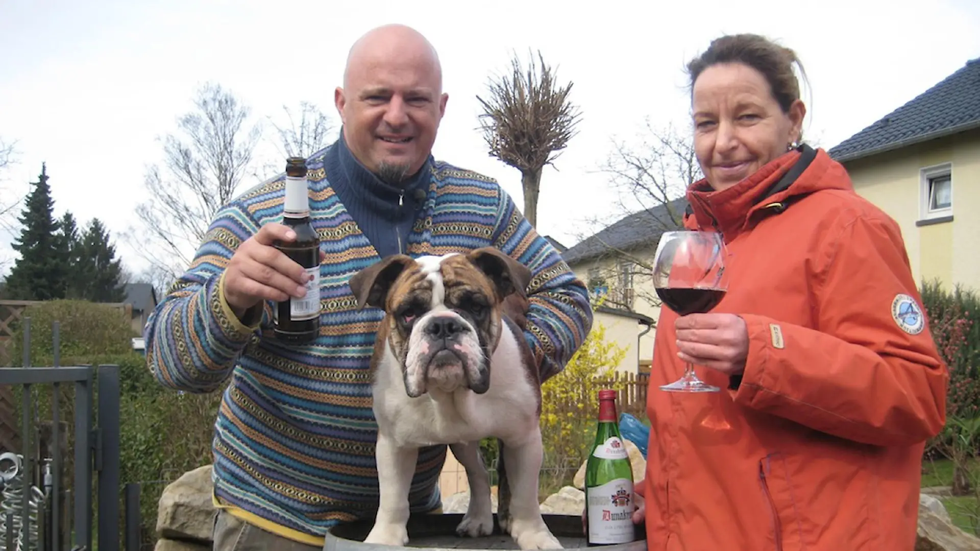 Detlef mit Hund "Kai-Uwe" und seiner Frau Nicole.