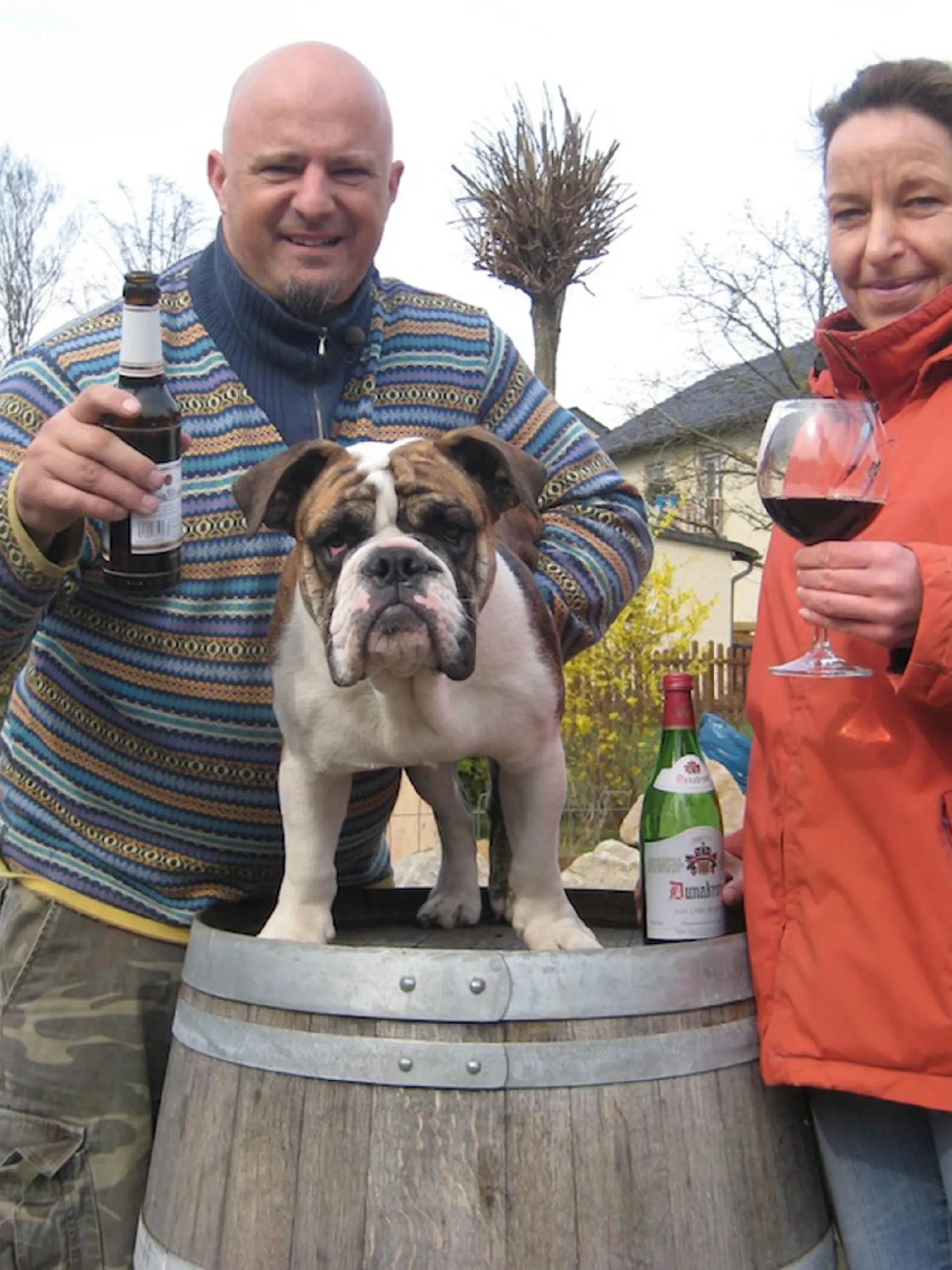 Detlef mit Hund "Kai-Uwe" und seiner Frau Nicole.