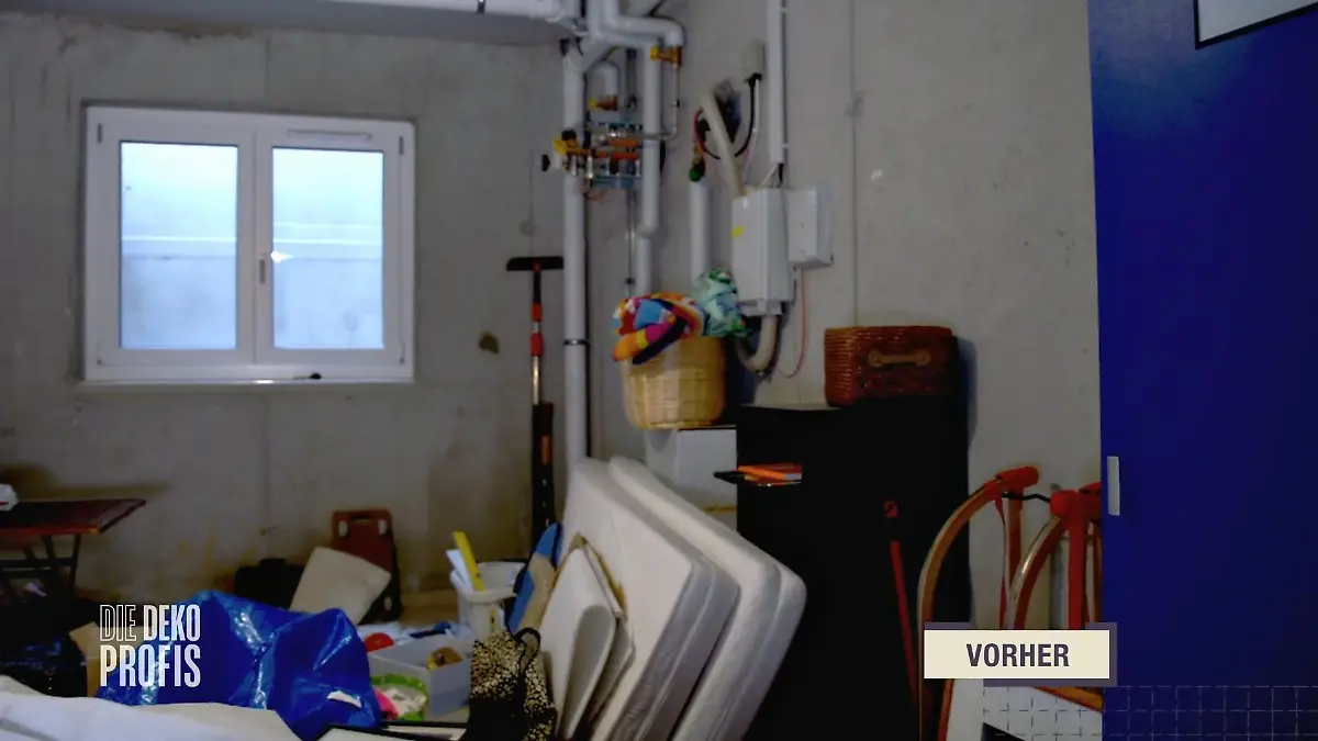 Voller Gerümpel: So sah der Keller von Petra und ihren Töchtern vor der Umgestaltung aus.