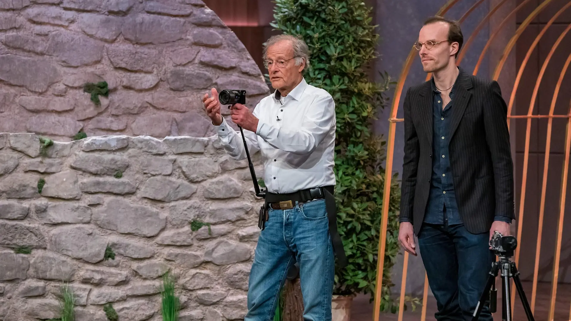 Gert (l.) und Tobias Wagner aus Berlin präsentieren mit _steadify_ einen Kamerastabilisator für Film und Fotografie. Sie erhoffen sich ein Investment von 350.000 Euro für 20 Prozent der Anteile an ihrem Unternehmen. Die Verwendung des sendungsbezogenen Materials ist nur mit dem Hinweis und Verlinkung auf TVNOW gestattet.