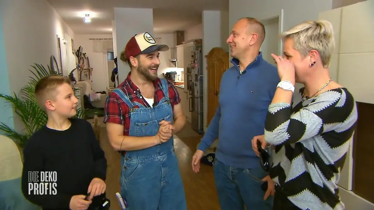 Dekoprofi Eric Schroth entdeckt sogar ein Freudentränchen im Auge von Mama Julia