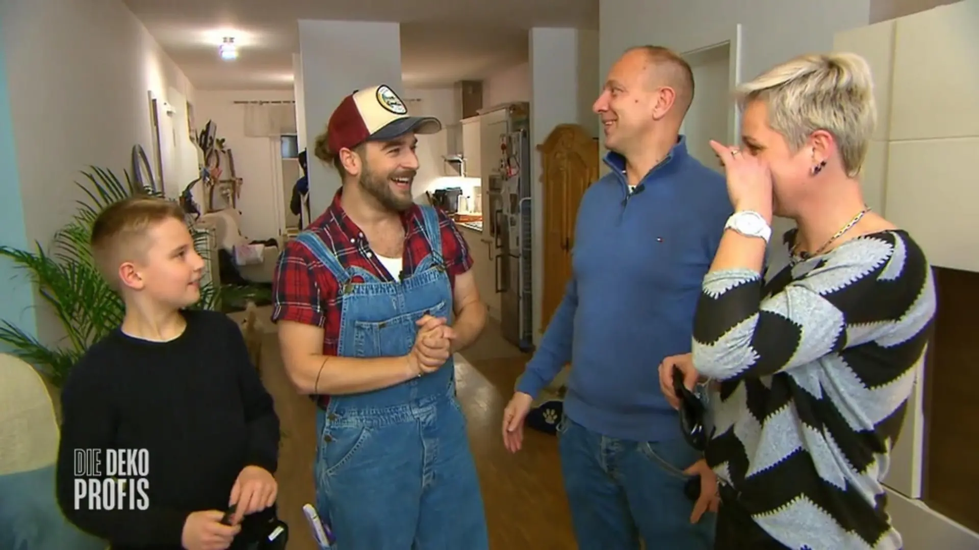 Dekoprofi Eric Schroth entdeckt sogar ein Freudentränchen im Auge von Mama Julia