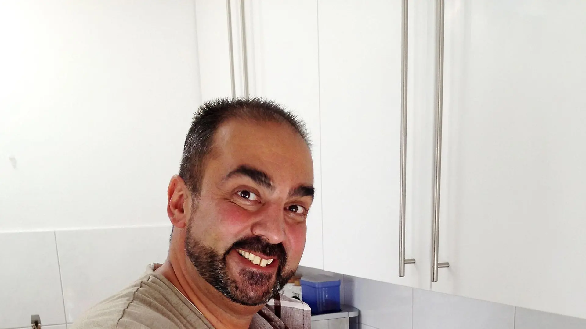 Gastgeber Erdal (41)