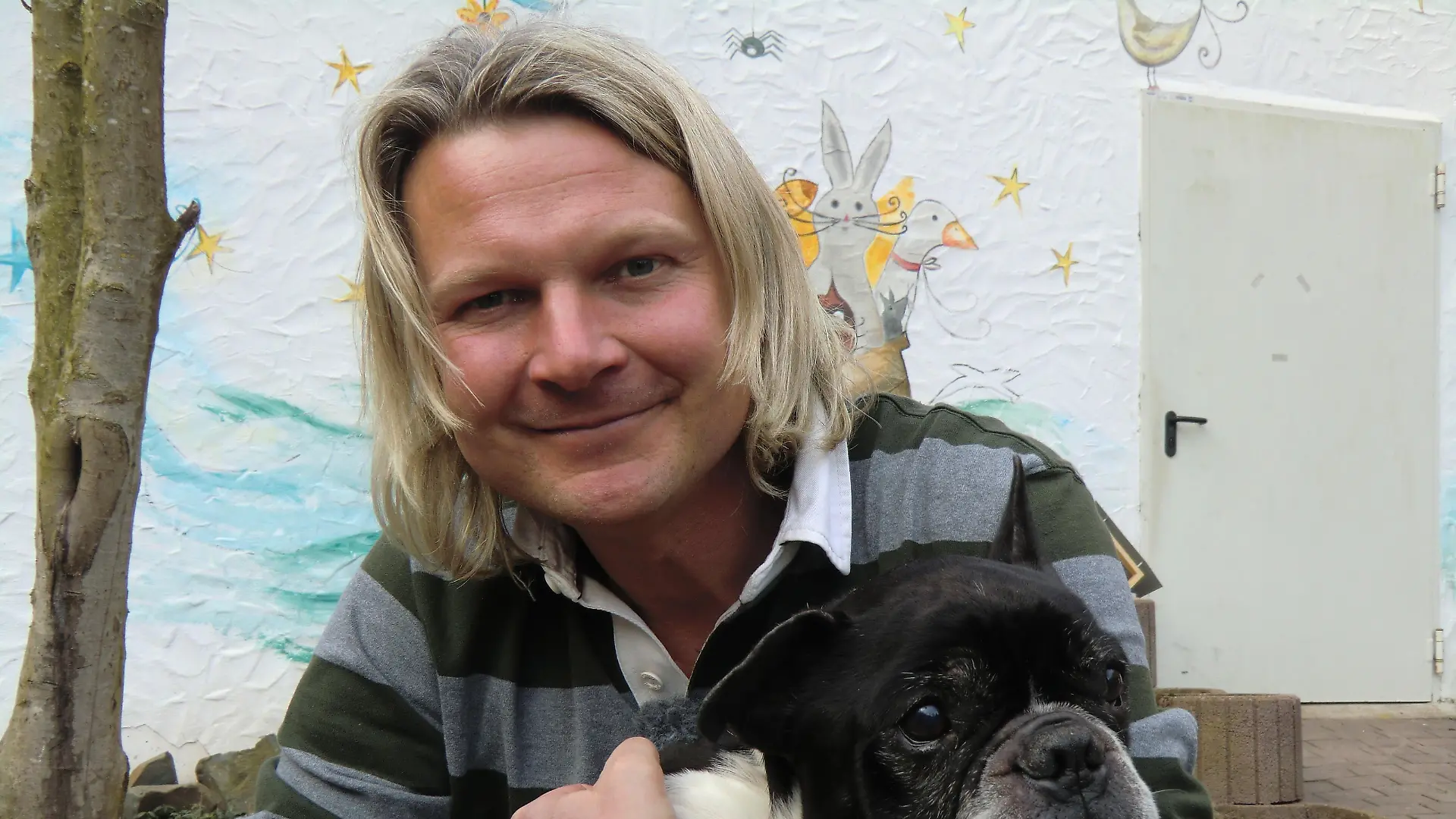 Tiere in Not 1 - Frank Weber und Bulldogge Norbert
