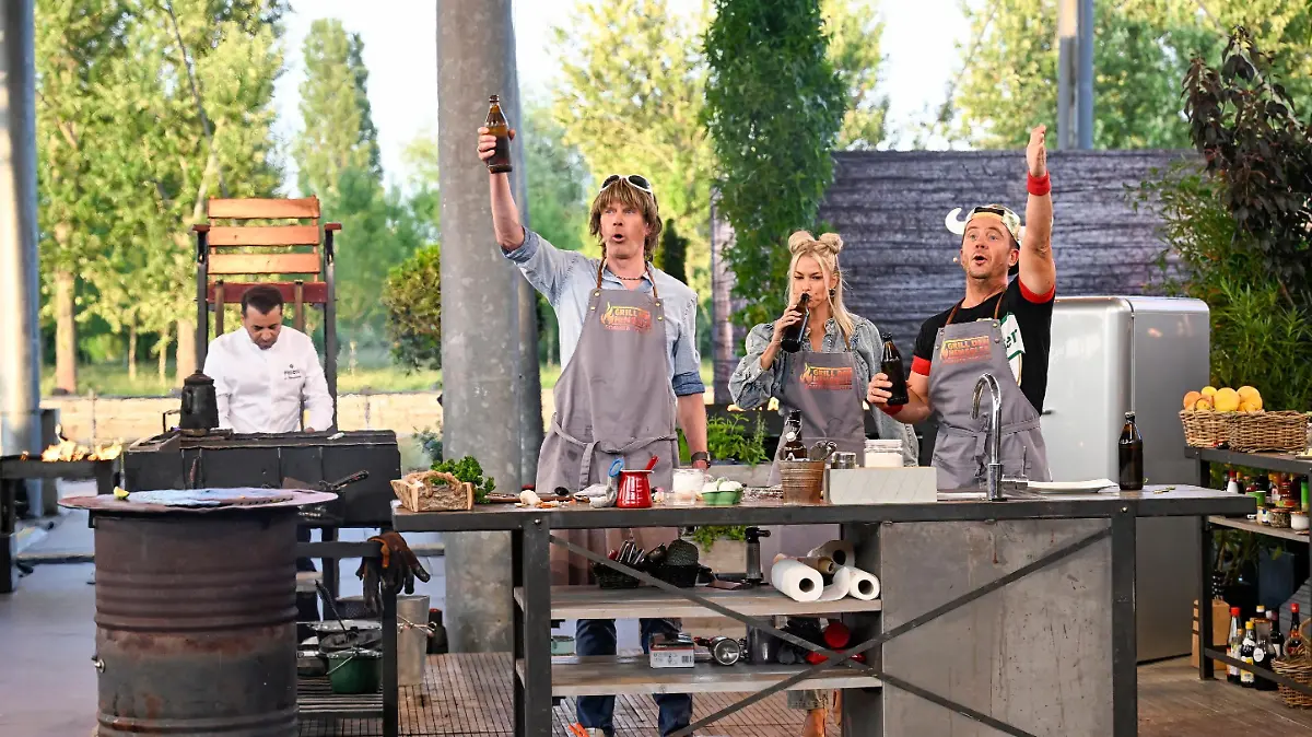 V.l.: Ali Güngörmüs, Mickie Krause, Isi Glück, Lorenz Büffel

+++ Die Verwendung des sendungsbezogenen Materials ist nur mit dem Hinweis und Verlinkung auf RTL+ gestattet. +++
