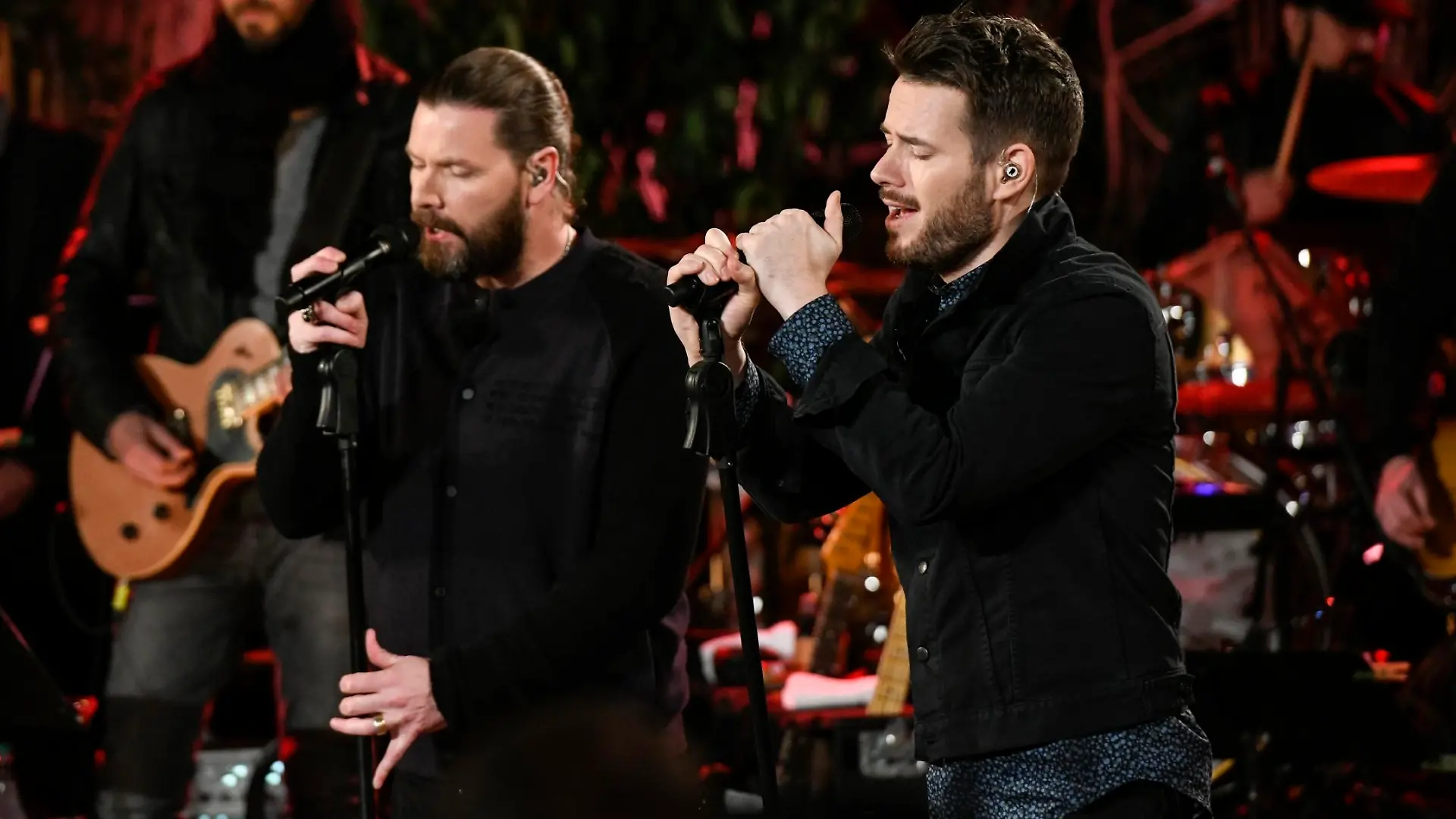 Rea Garvey (l.), Johannes Strate