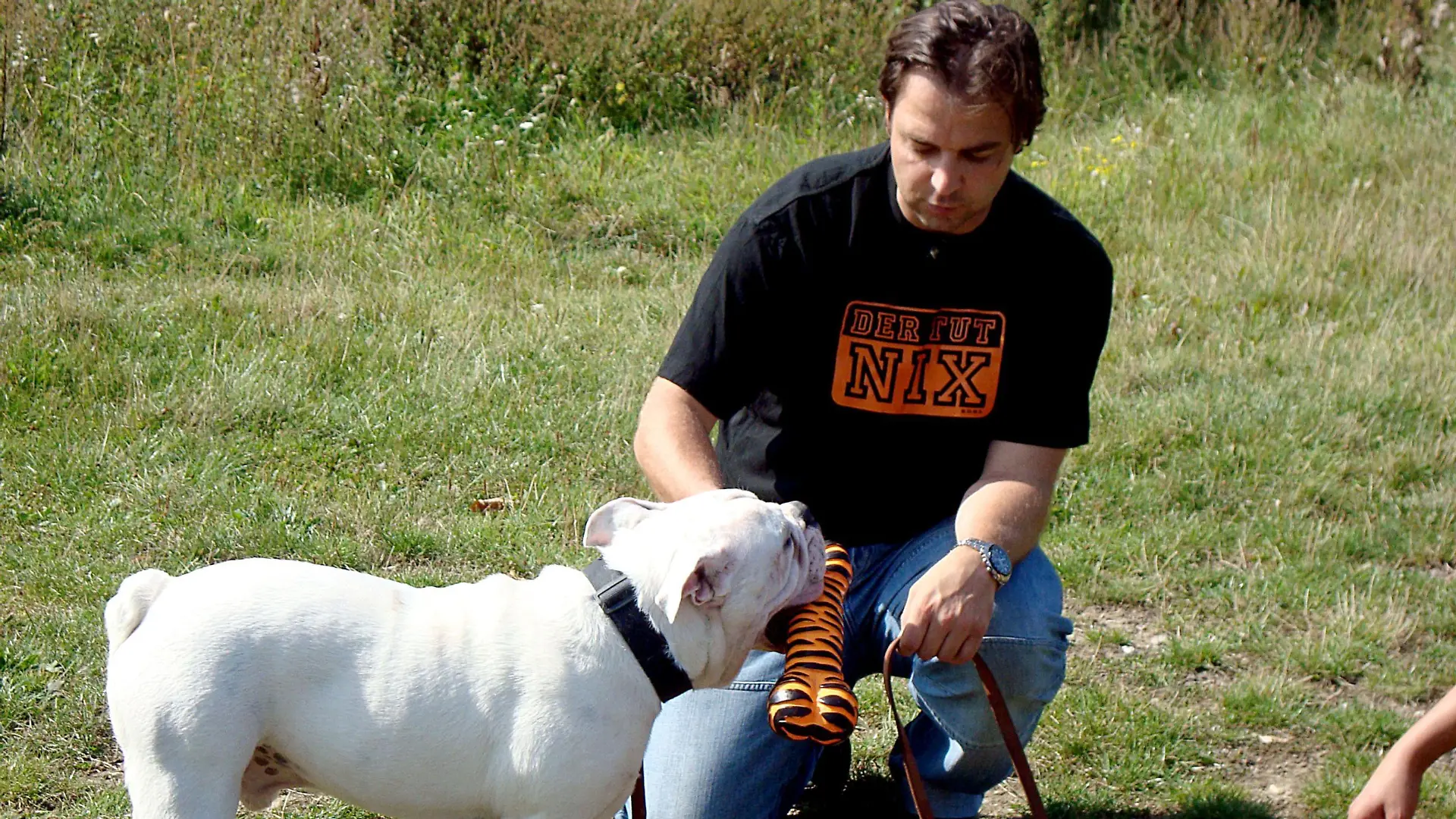 Hundeprofi Martin Rütter und die englische Bulldogge Kurt