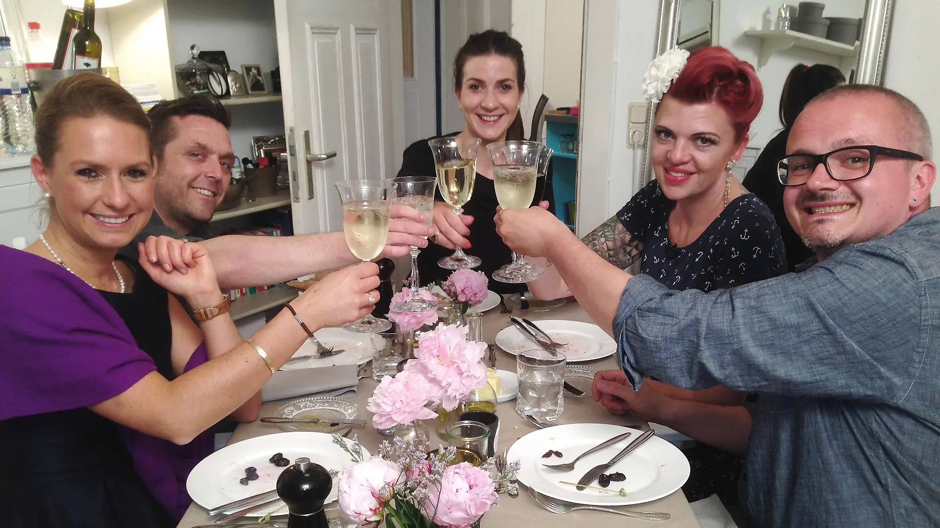 V.l.: Nathalie, Max, Gastgeberin Panagiota, Stefanie, Willem