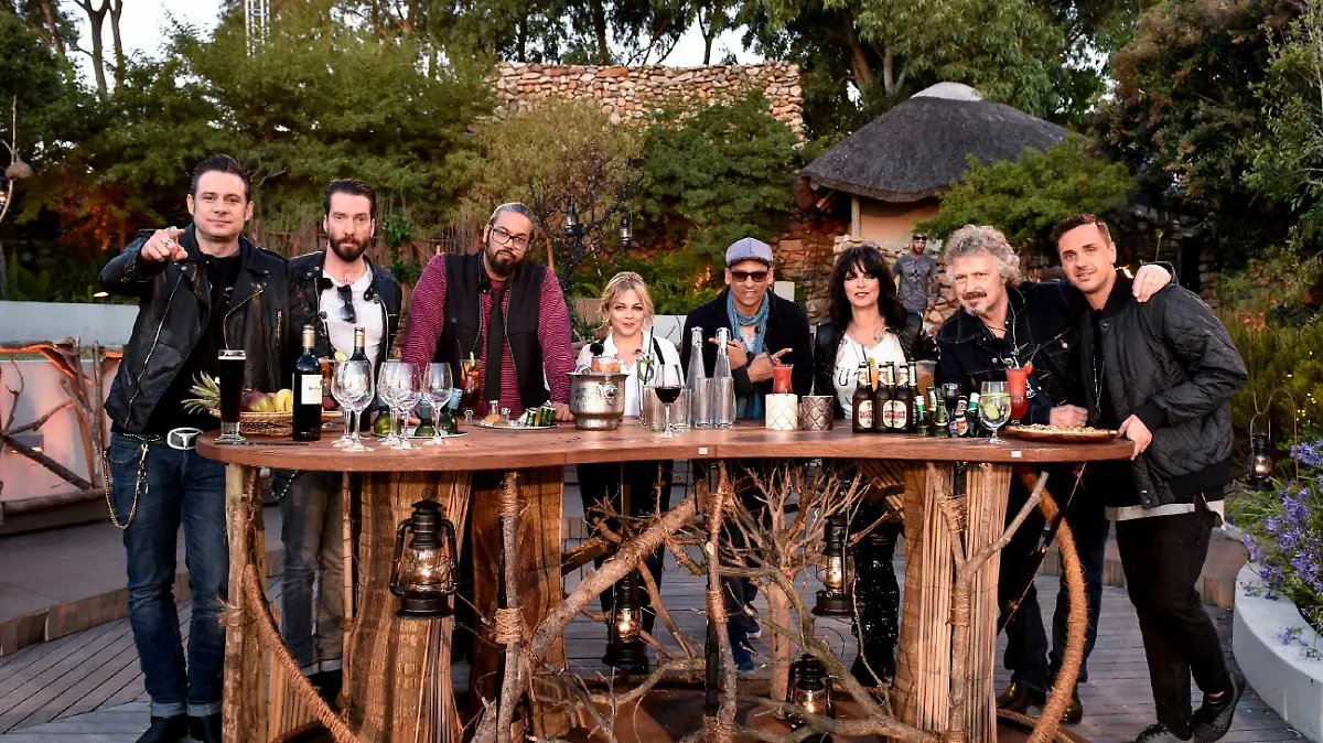 V.l.: Sascha Vollmer und Alec Völkel von "The BossHoss", Samy Deluxe, Annett Louisan, Xavier Naidoo, NENA, Wolfgang Niedecken, Seven