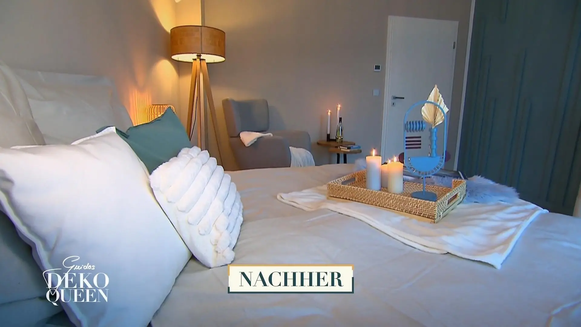 Caros neues Zimmer im "Blauer Engel"-Look