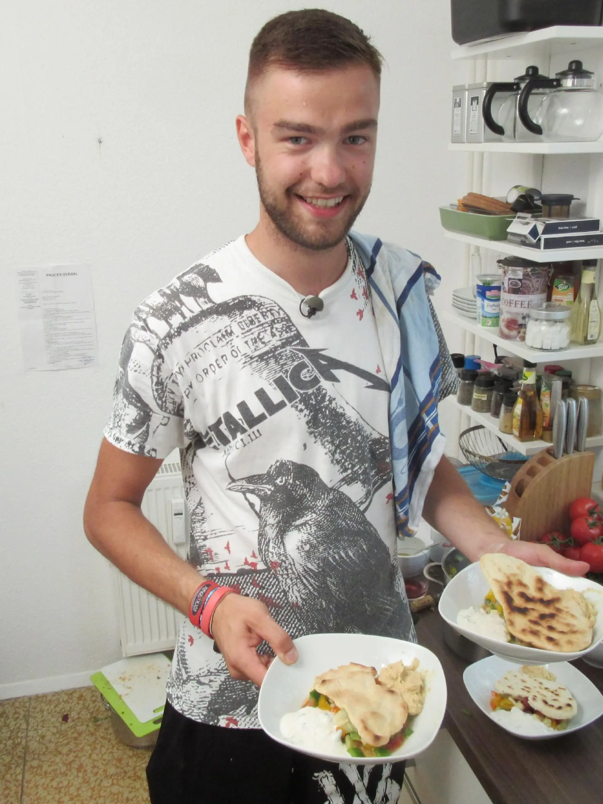 Gastgeber Robert freut sich auf seine Gäste und ist gespannt wie es den Teilnehmern schmeckt. 
