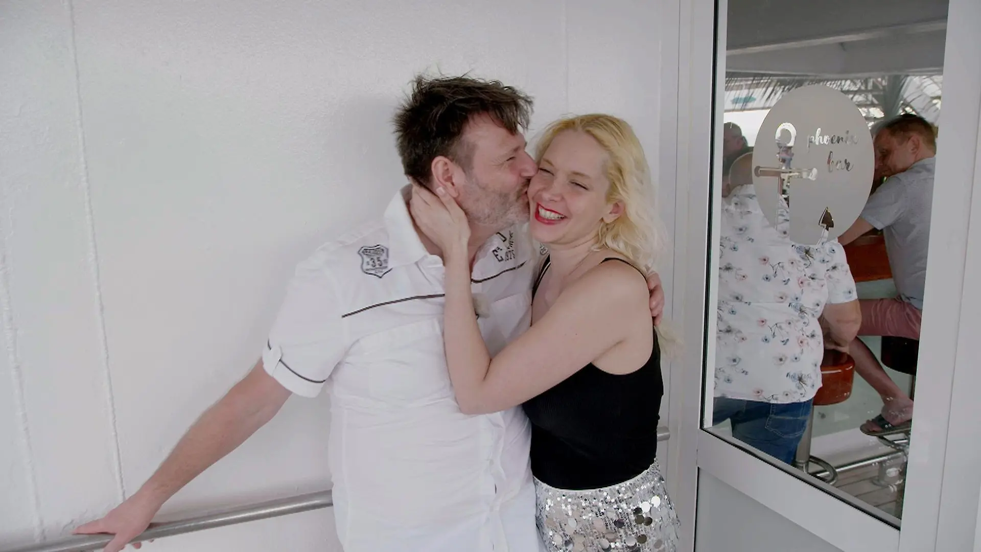 Karo und Robert
+++ Die Verwendung des sendungsbezogenen Materials ist nur mit dem Hinweis und Verlinkung auf RTL+ gestattet. +++
