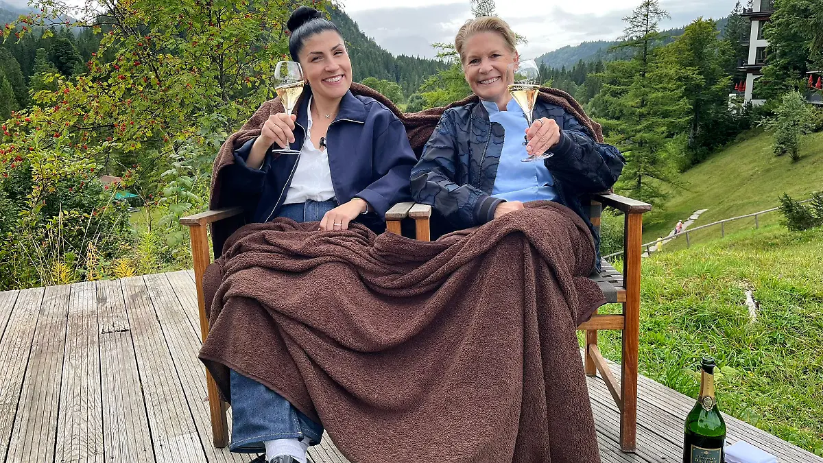 Elif Oskan (l.), Cornelia Poletto
+++ Die Verwendung des sendungsbezogenen Materials ist nur mit dem Hinweis und Verlinkung auf RTL+ gestattet. +++