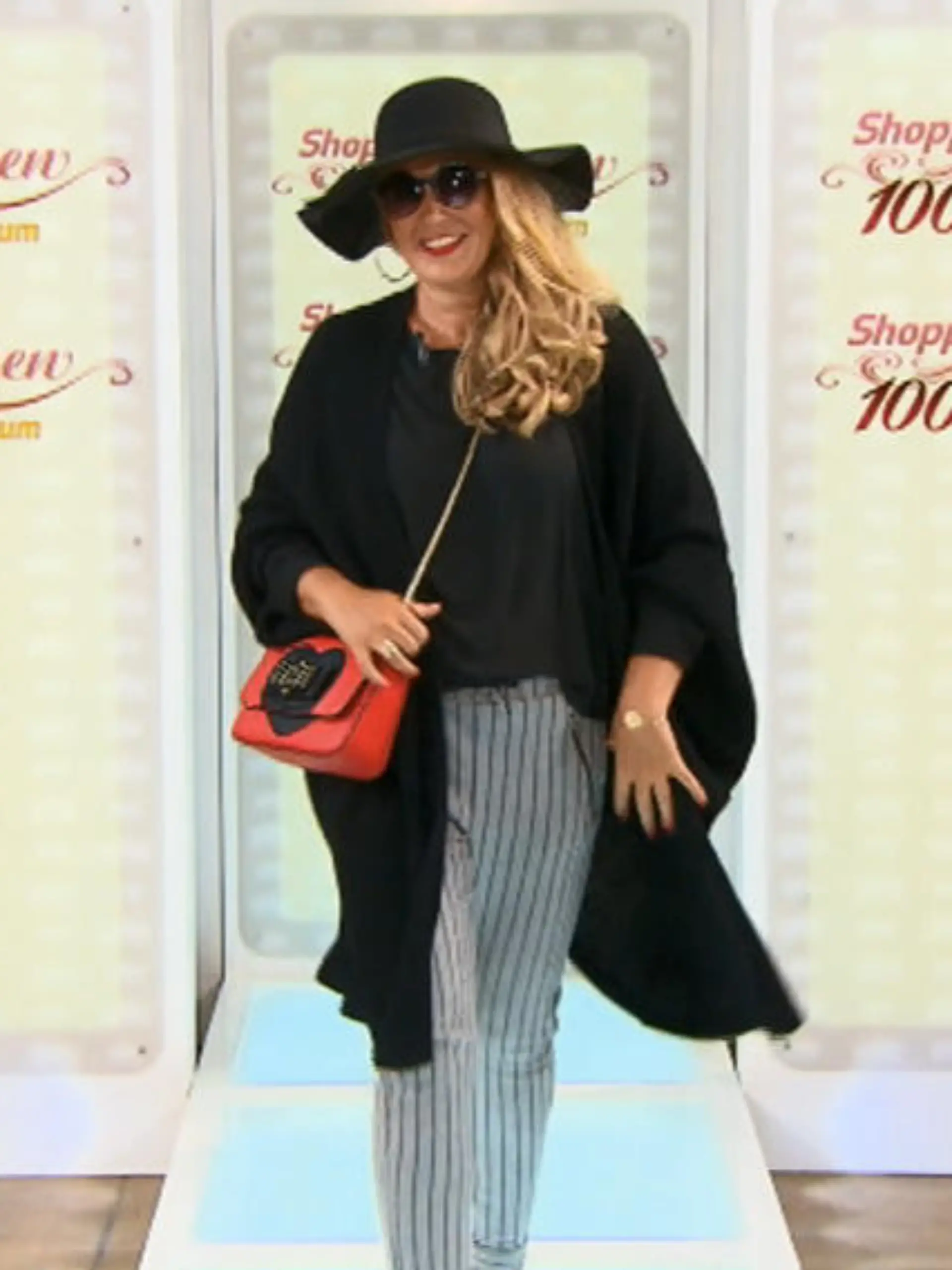 Shopping Queen Bonn 2016 Kirsten Catwalk.jpg