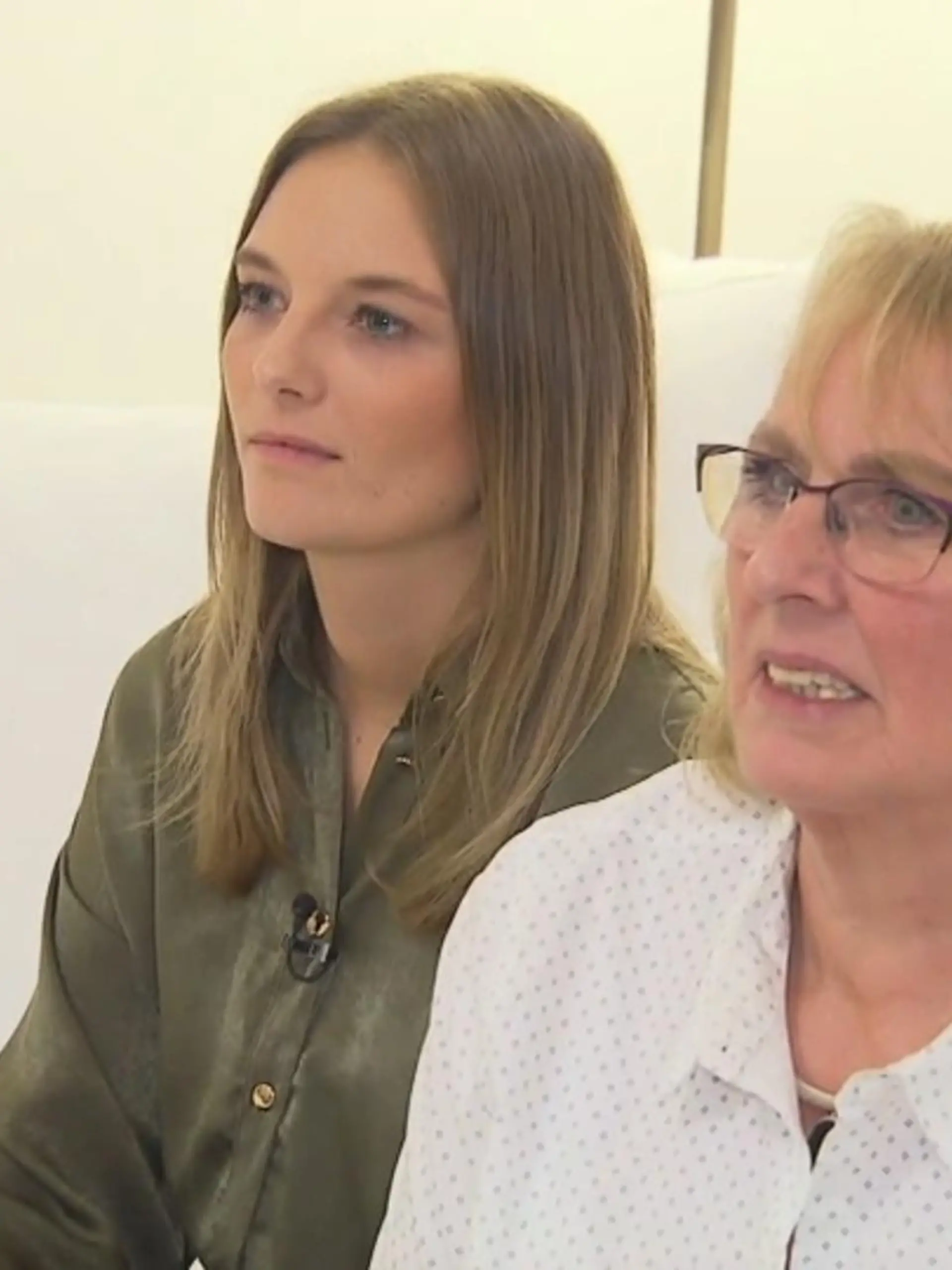 Mamas skeptischer Blick zeugt nicht von großer Begeisterung