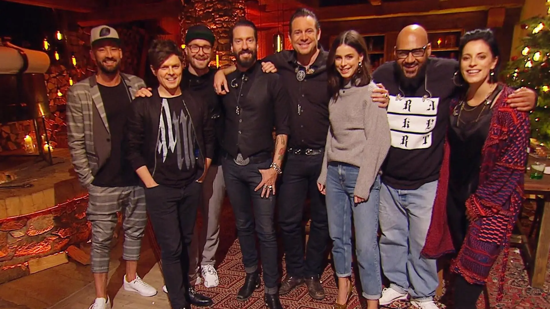 V.l.: Gentleman, Michael Patrick Kelly, Mark Forster, Alec Völkel, Sascha Vollmer, Lena, Moses Pelham und Stefanie Kloß