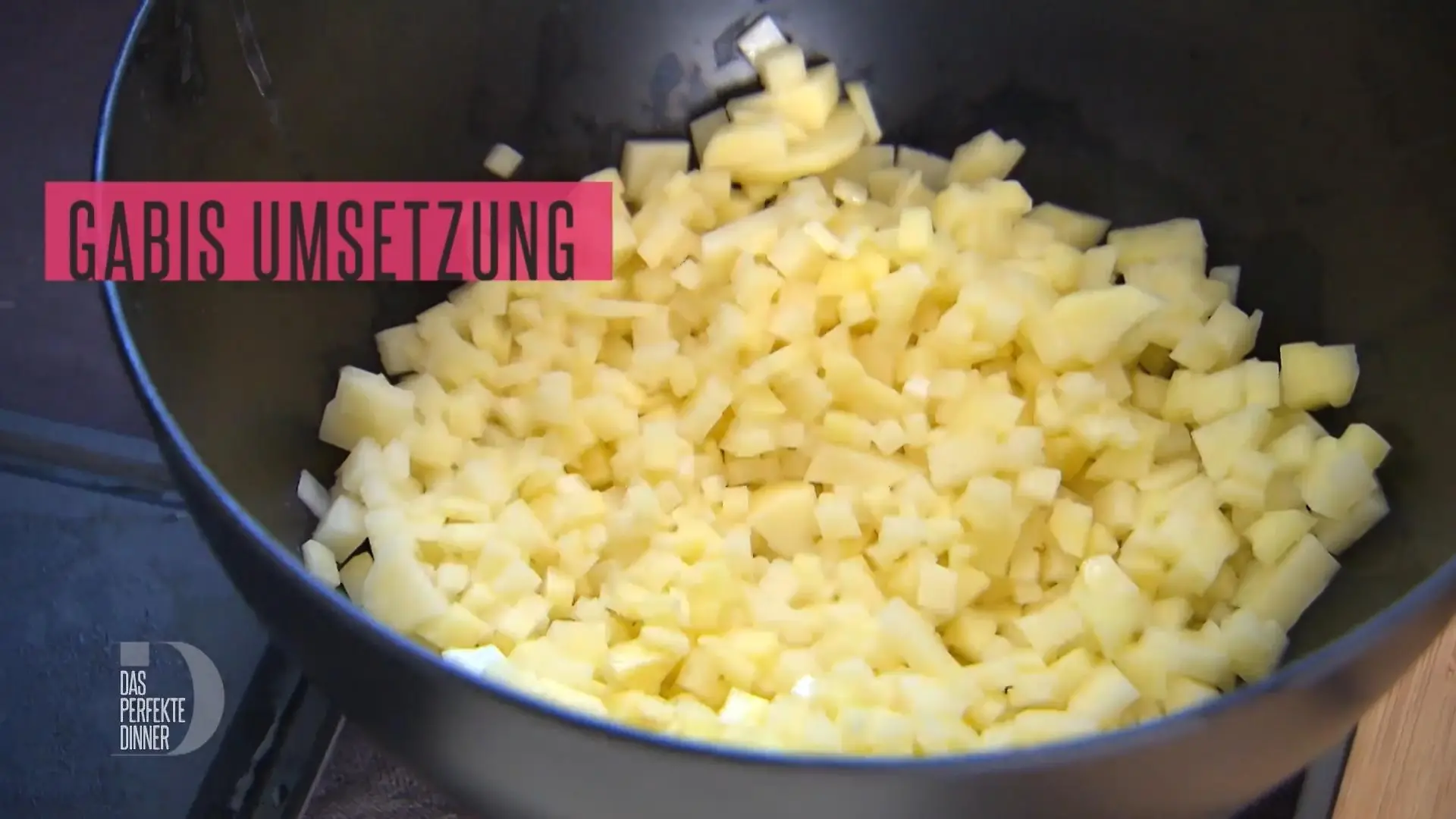Das perfekte Dinner: Patentante Gabi hat sich bei der Größe der Kartoffelstückchen durchgesetzt - aber Claudia liebt sie trotzdem!