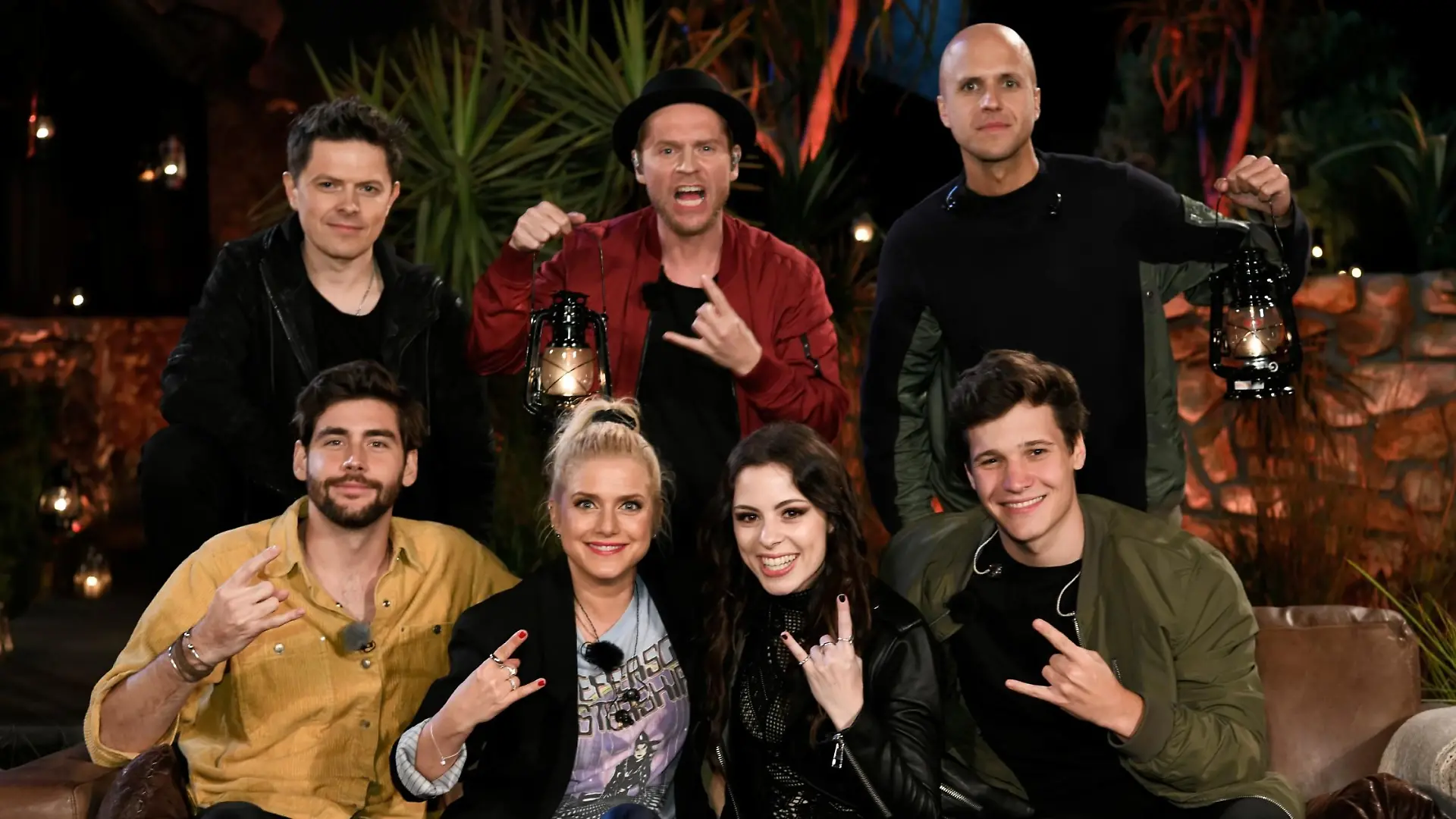 V.o.l.: Michael Patrick Kelly, Johannes Oerding und Milow; V.u.l.: Alvaro Soler, Jeanette Biedermann, Jennifer Haben und Wincent Weiss