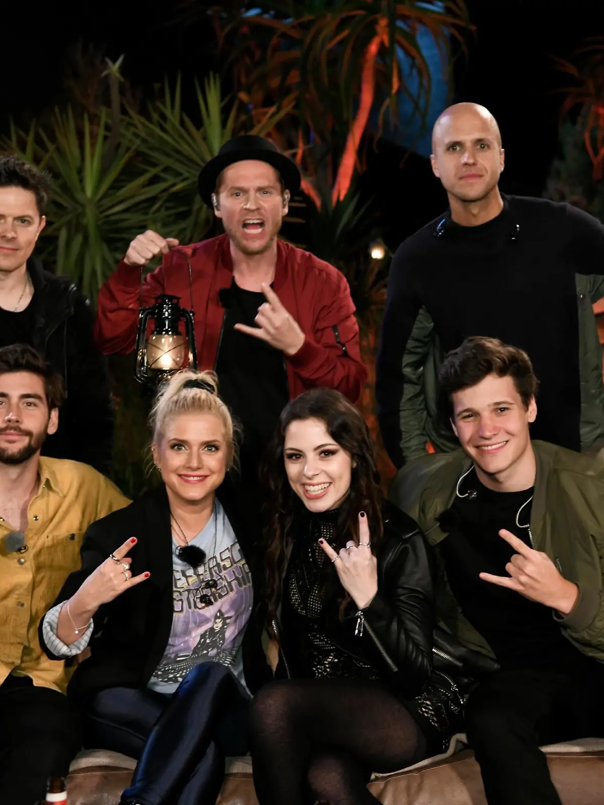V.o.l.: Michael Patrick Kelly, Johannes Oerding und Milow; V.u.l.: Alvaro Soler, Jeanette Biedermann, Jennifer Haben und Wincent Weiss