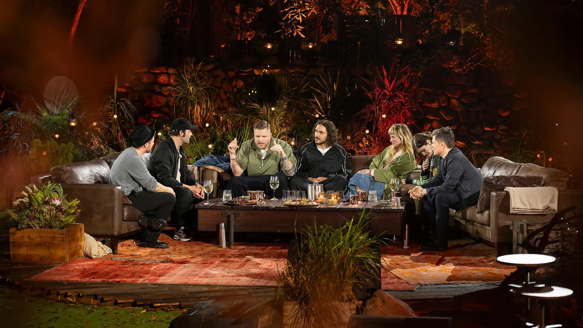 V. l.: Johannes Oerding, Bosse, FiNCH, Boki (ClockClock), Mieze Katz(MiA), Madeline Juno, Michael Patrick Kelly
+++ Die Verwendung des sendungsbezogenen Materials ist nur mit dem Hinweis und Verlinkung auf RTL+ gestattet. +++