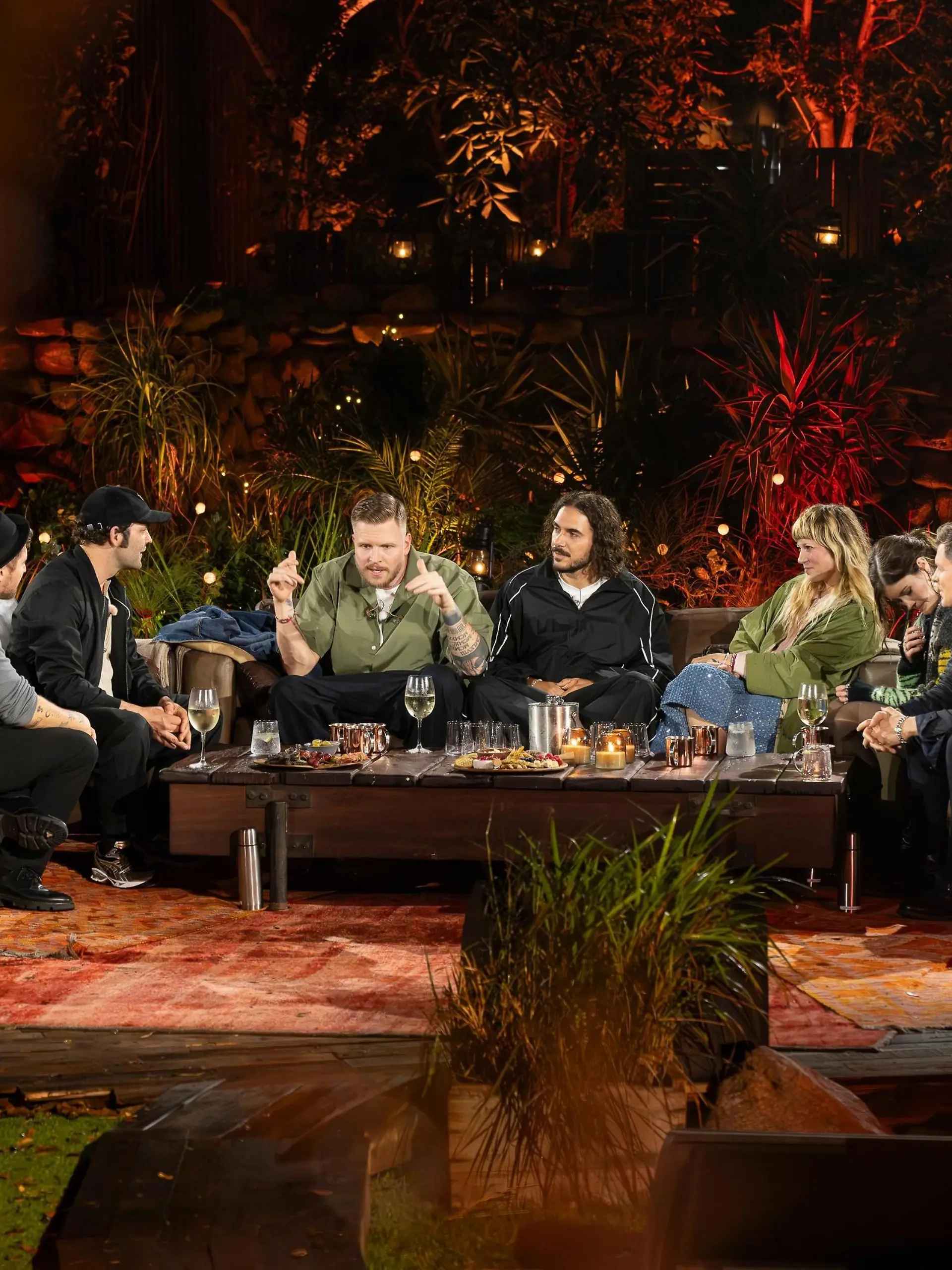 V. l.: Johannes Oerding, Bosse, FiNCH, Boki (ClockClock), Mieze Katz(MiA), Madeline Juno, Michael Patrick Kelly

+++ Die Verwendung des sendungsbezogenen Materials ist nur mit dem Hinweis und Verlinkung auf RTL+ gestattet. +++