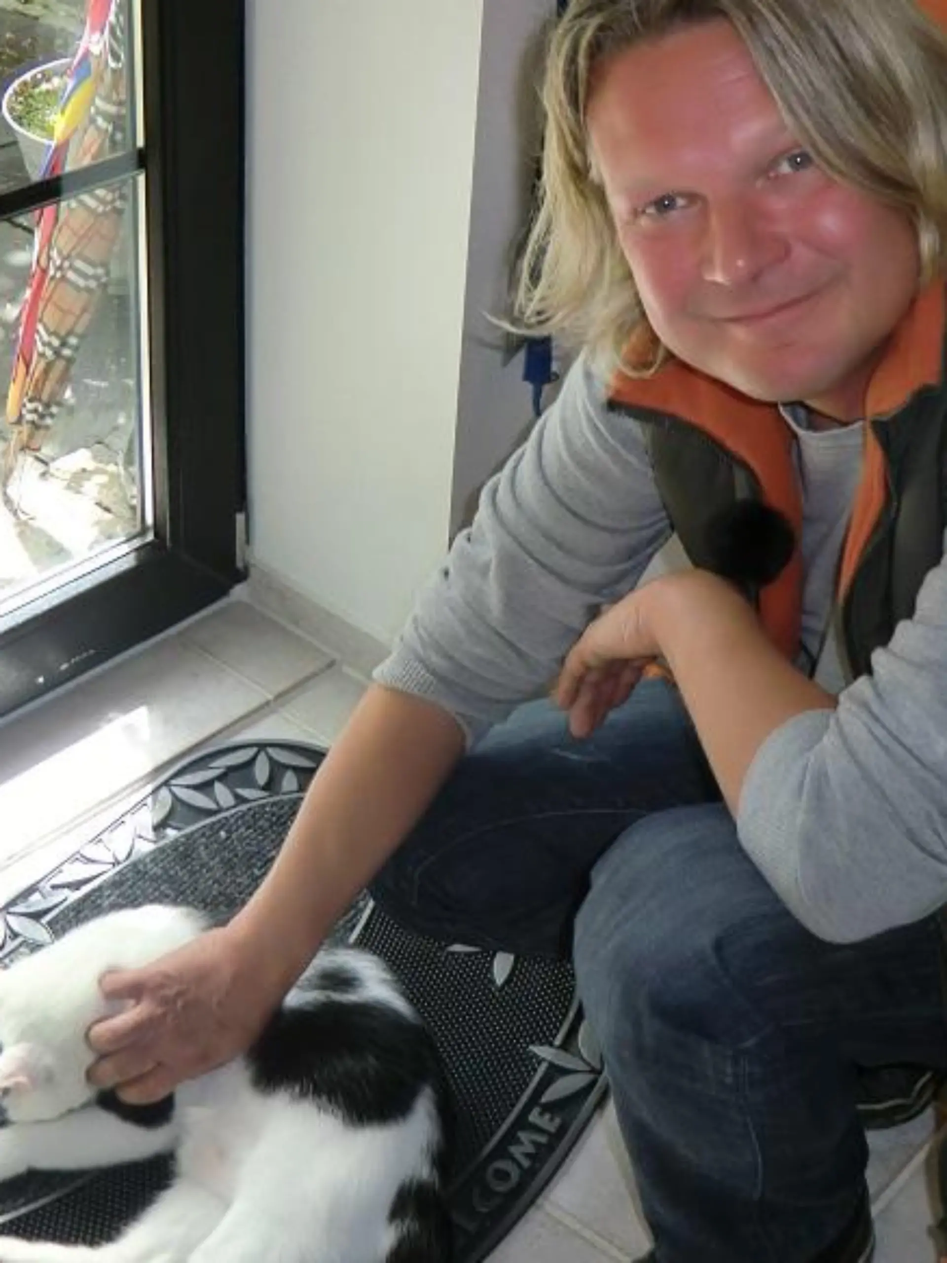 Tiere in Not - VOX-DOCMA TV - Katze darf wegen Cat-Port bald nach drauen