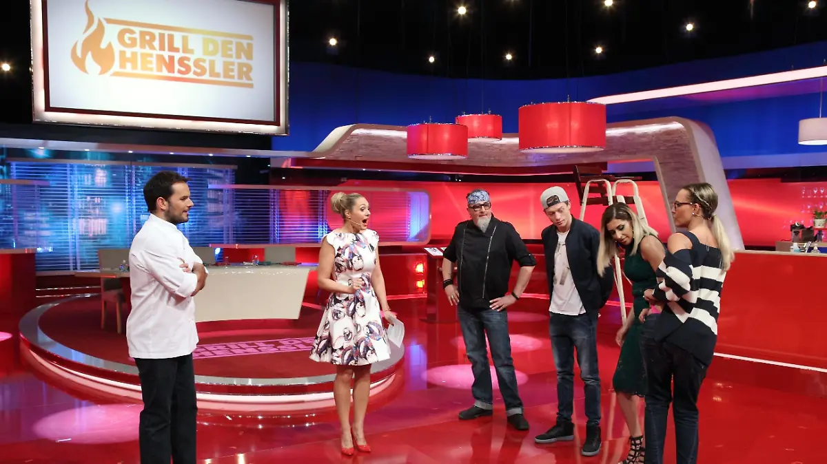 V.l.: Starkoch Steffen Henssler, Moderatorin Ruth Moschner, Star-Coach Stefan Marquard, Vincent Krüger, Senna Gammour, Natascha Ochsenknecht