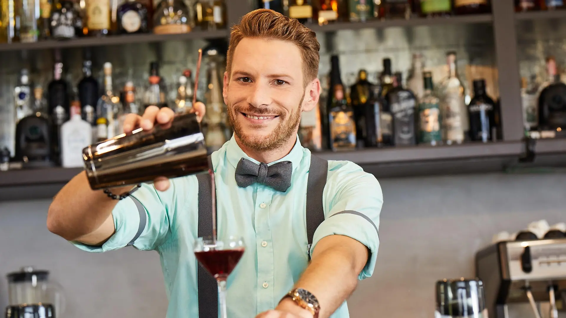Barkeeper Rocco
Die Verwendung des sendungsbezogenen Materials ist nur mit dem Hinweis und Verlinkung auf TVNOW gestattet.